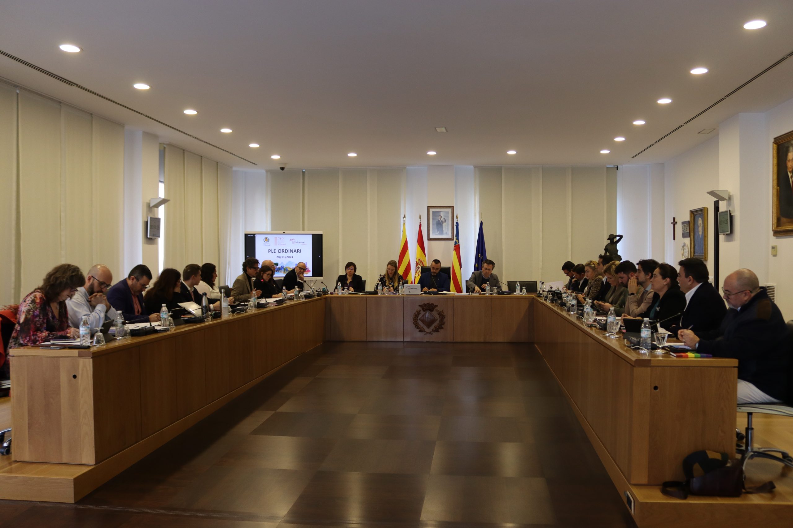 L’Ajuntament de Vila-real celebra el ple ordinari de novembre i aprova l’atorgament de 4 medalles d’or i 2 títols de ‘fill predilecte’ a títol pòstum