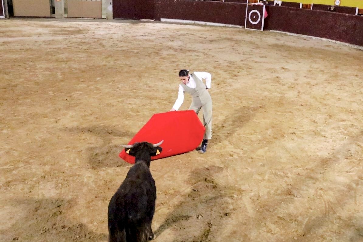 Oropesa del Mar vive una jornada solidaria  con la clase práctica de la Escuela Taurina de Castellón