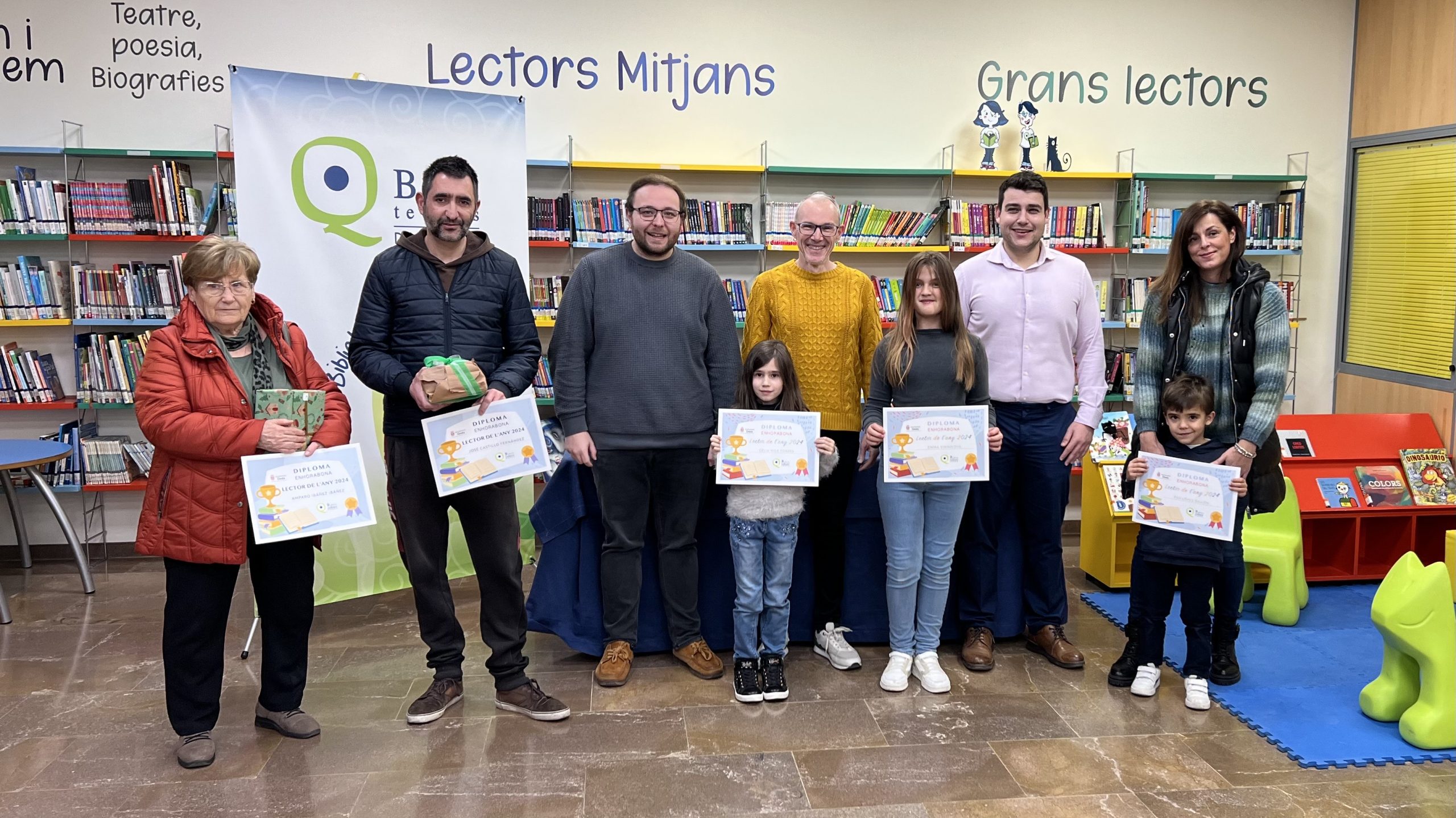 La Biblioteca Municipal de Onda ha hecho entrega de los premios a los mejores lectores del año 2024