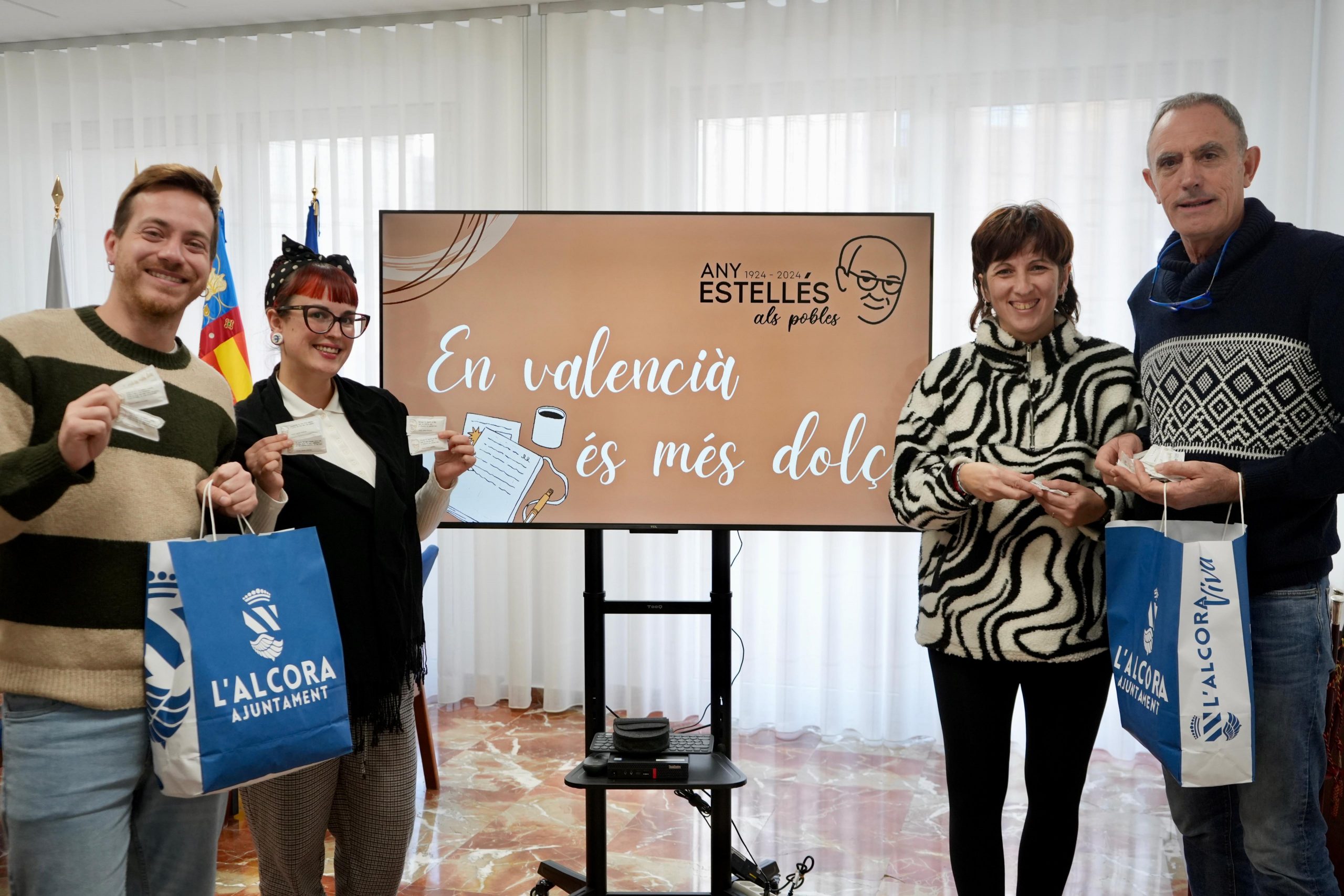 La poesia d’Estellés acompanya els cafés de l’Alcora amb la campanya ‘En valencià és més dolç’