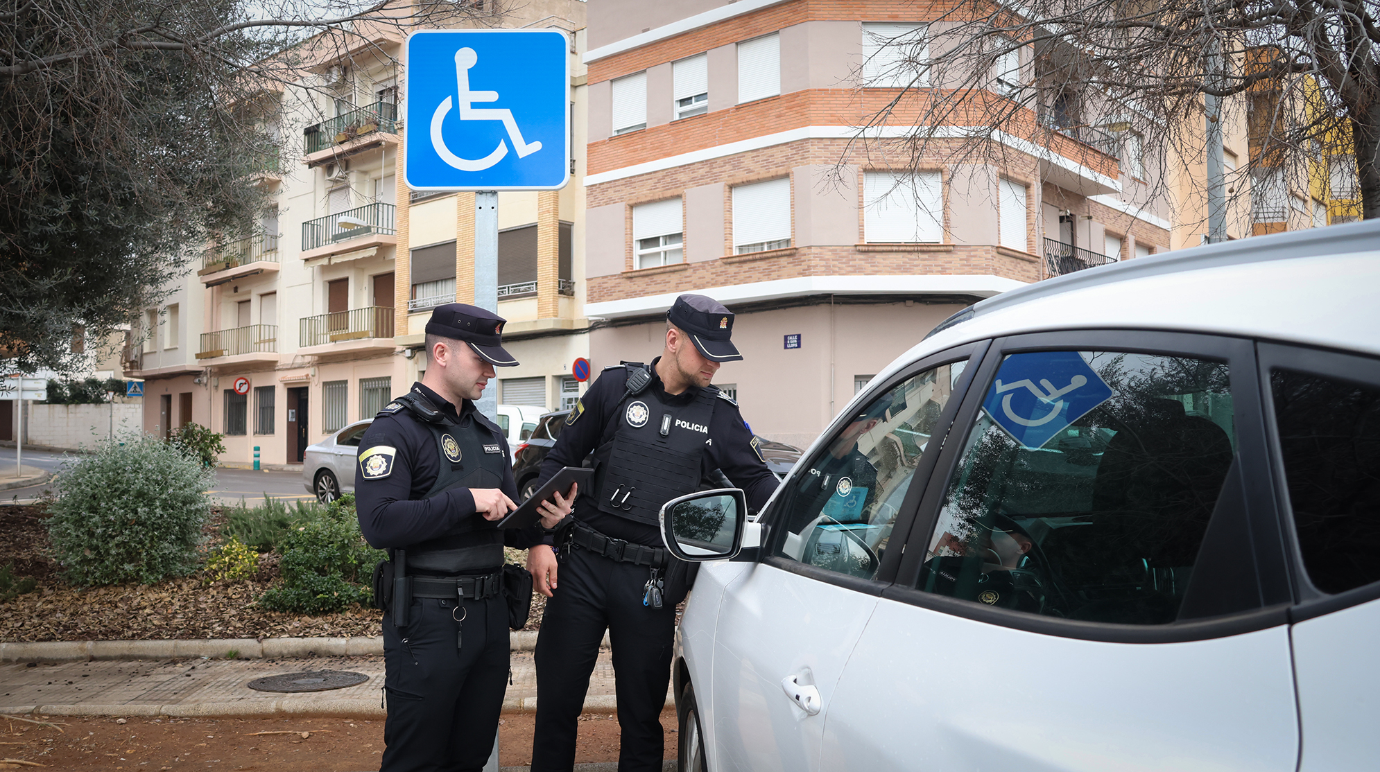 Onda sensibiliza sobre el correcto uso de las plazas para personas con movilidad reducida