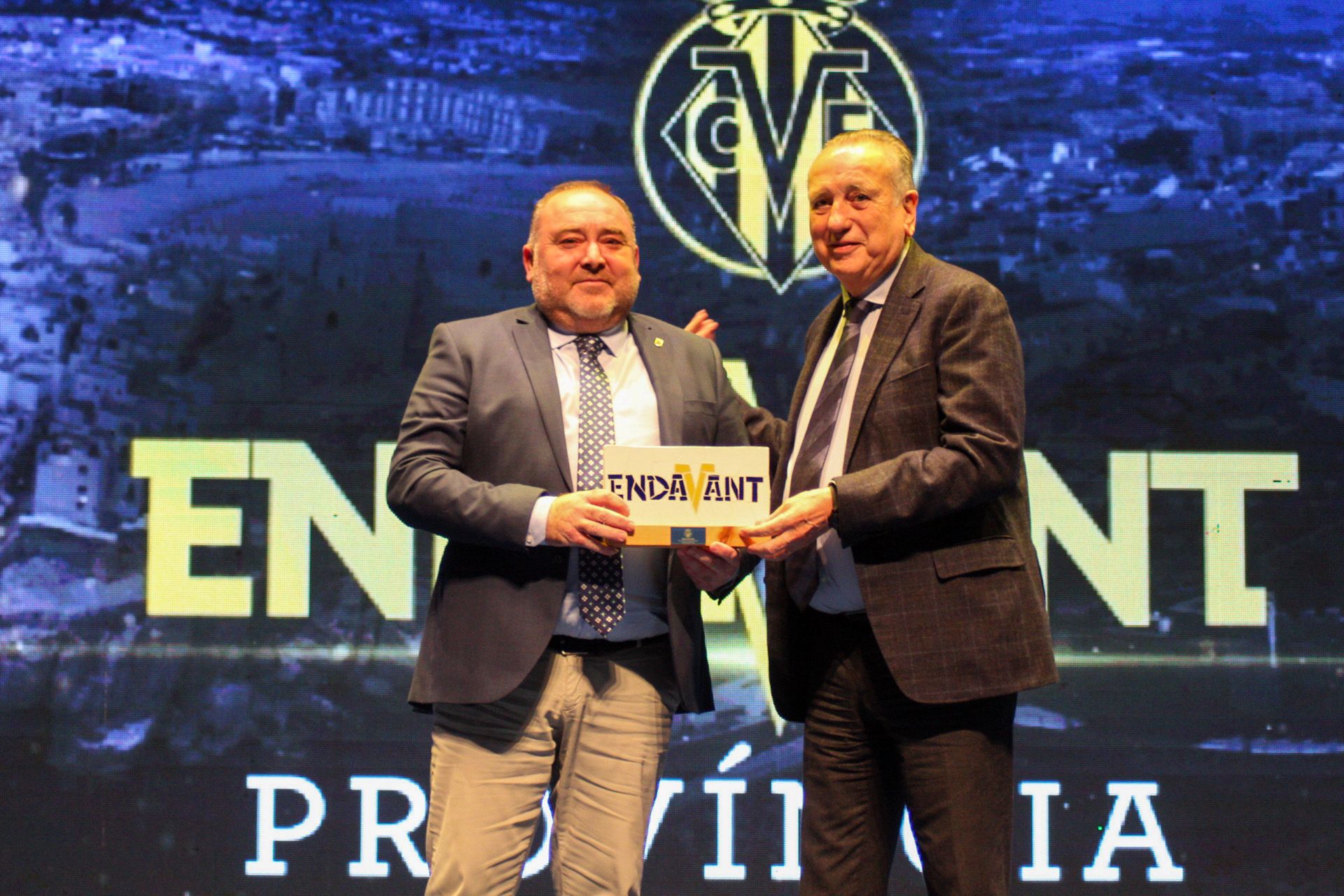 La Diputació de Castelló reconeix el treball i esforç del Villarreal C.F. per a fomentar el progrés i creixement de l’esport a la província de Castelló