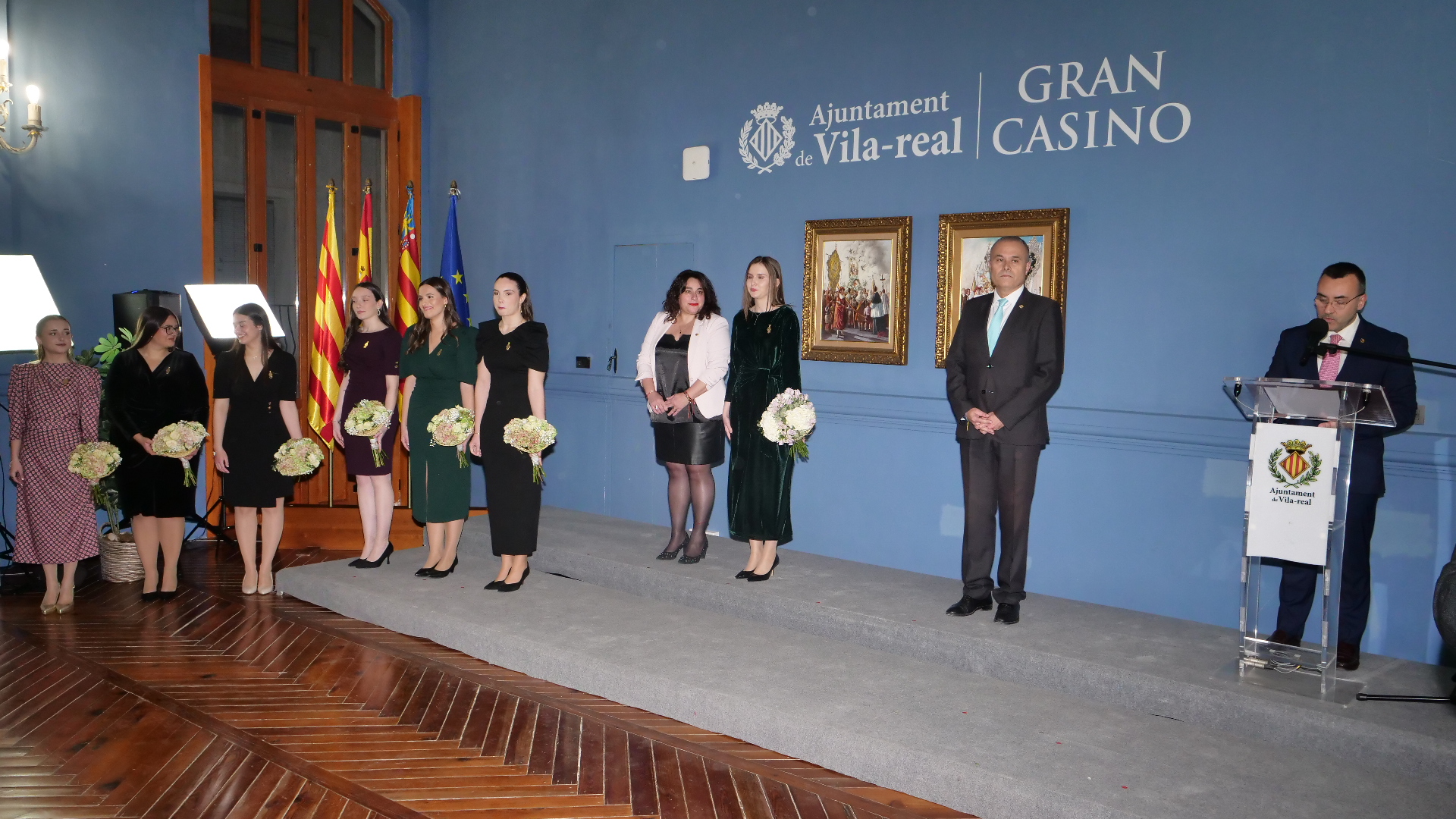 Nadia Alba será la reina de fiestas de 2025 junto a las damas Alba Barrachina, Blanca Nebot, Claudia Vicent, Cristina Font, Maria Nieto y María Parra