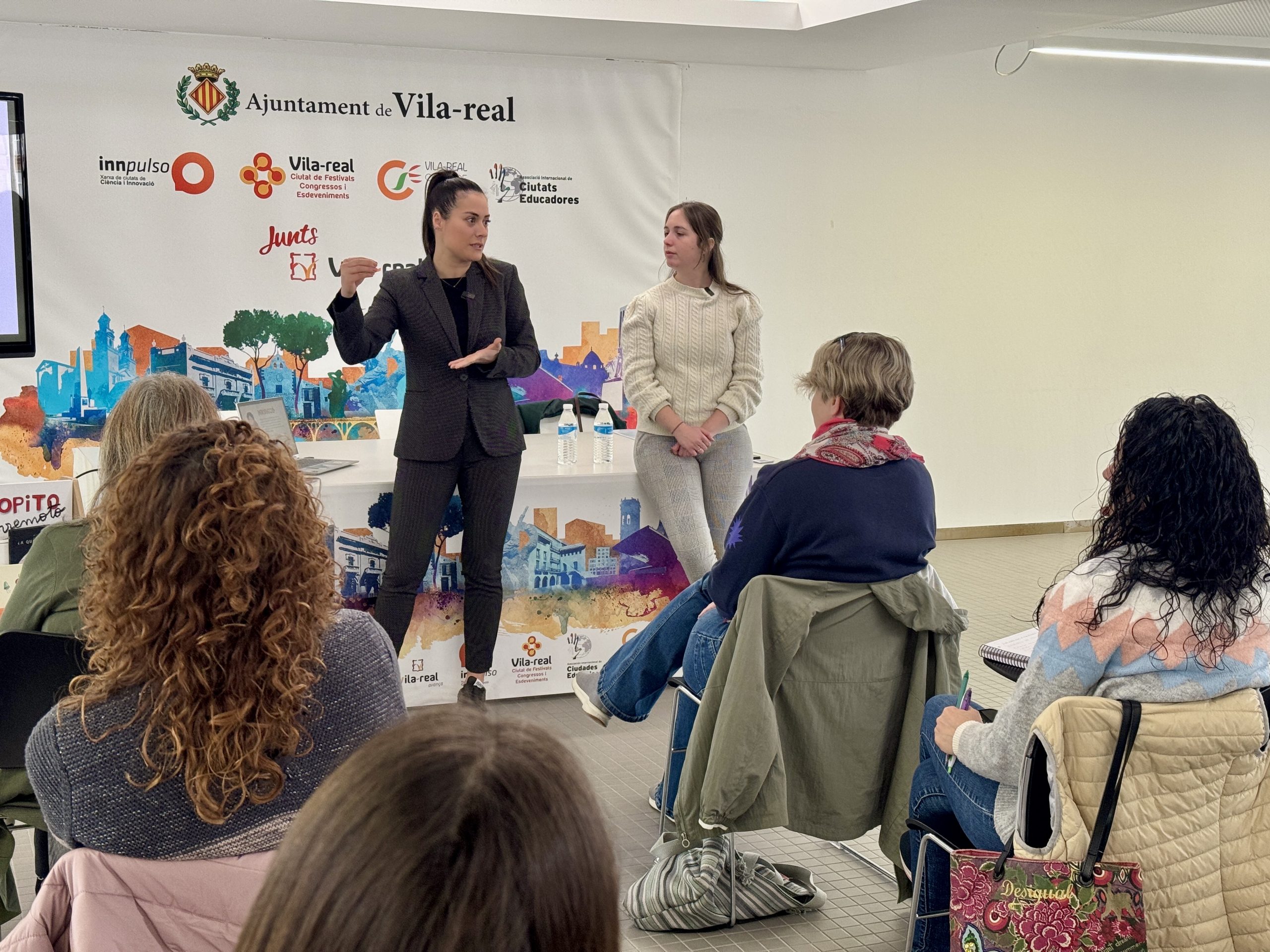 Educació imparteix una nova sessió del cicle Supervivència familiar