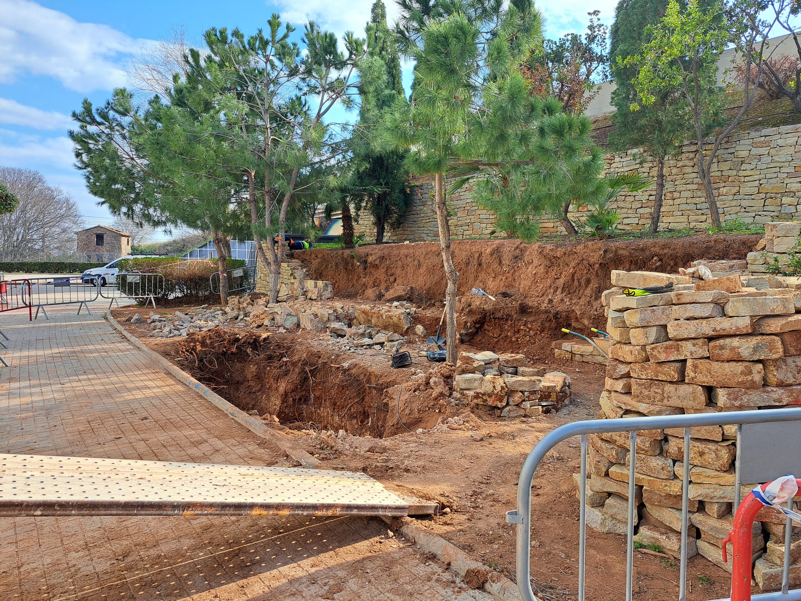 L’Ajuntament de Vila-real i Facsa treballen en la reparació de la canalització d’aigua potable del pont de la Gallega