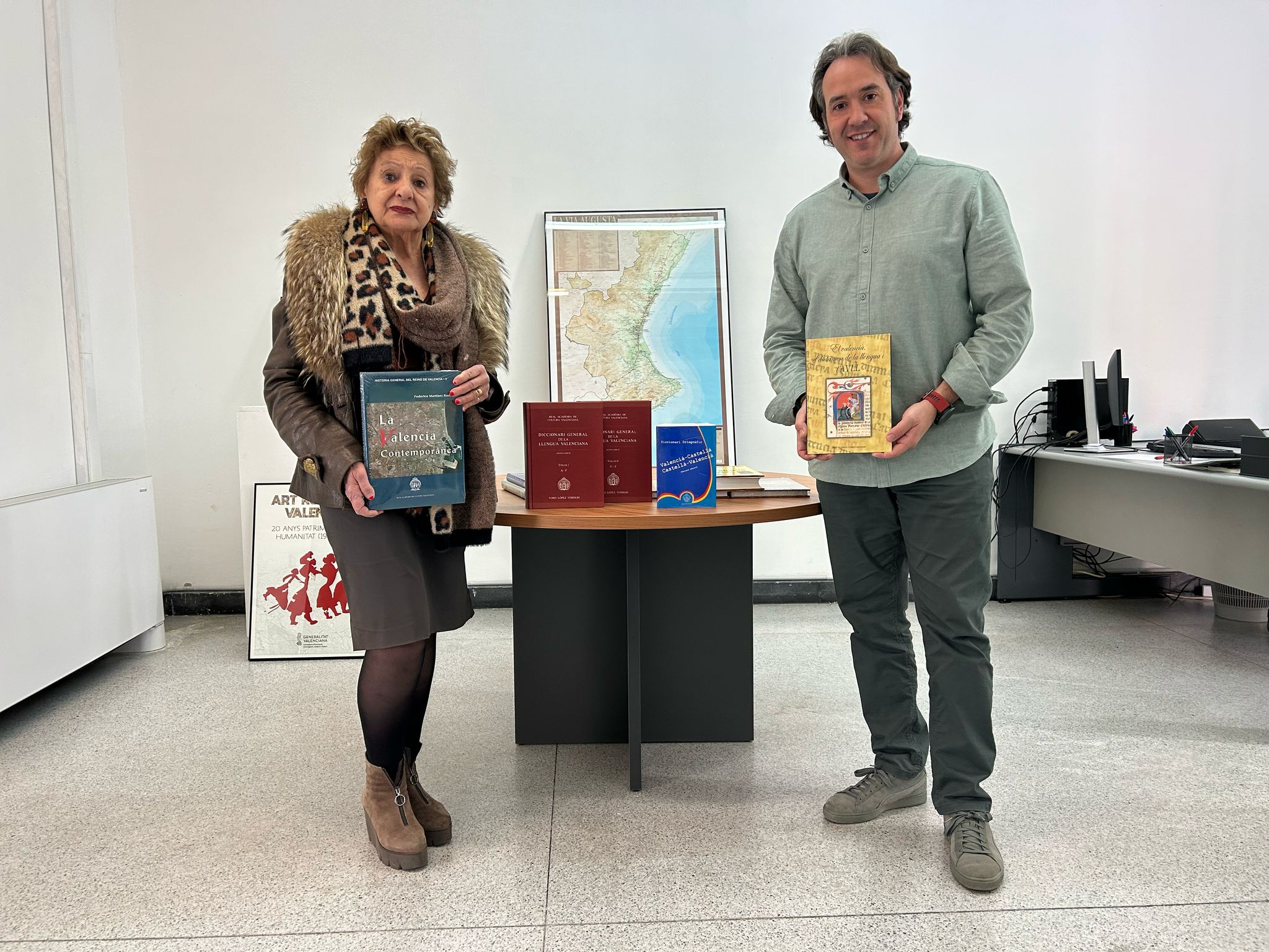 La biblioteca de burriana amplia el seu fons bibliogràfic amb noves obres de la real acadèmia de cultura valenciana