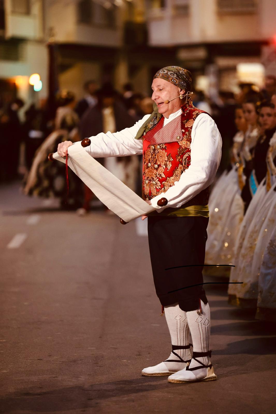 Burriana dona la benvinguda a les Falles 2025 amb el “Pregó” i la “Crida”