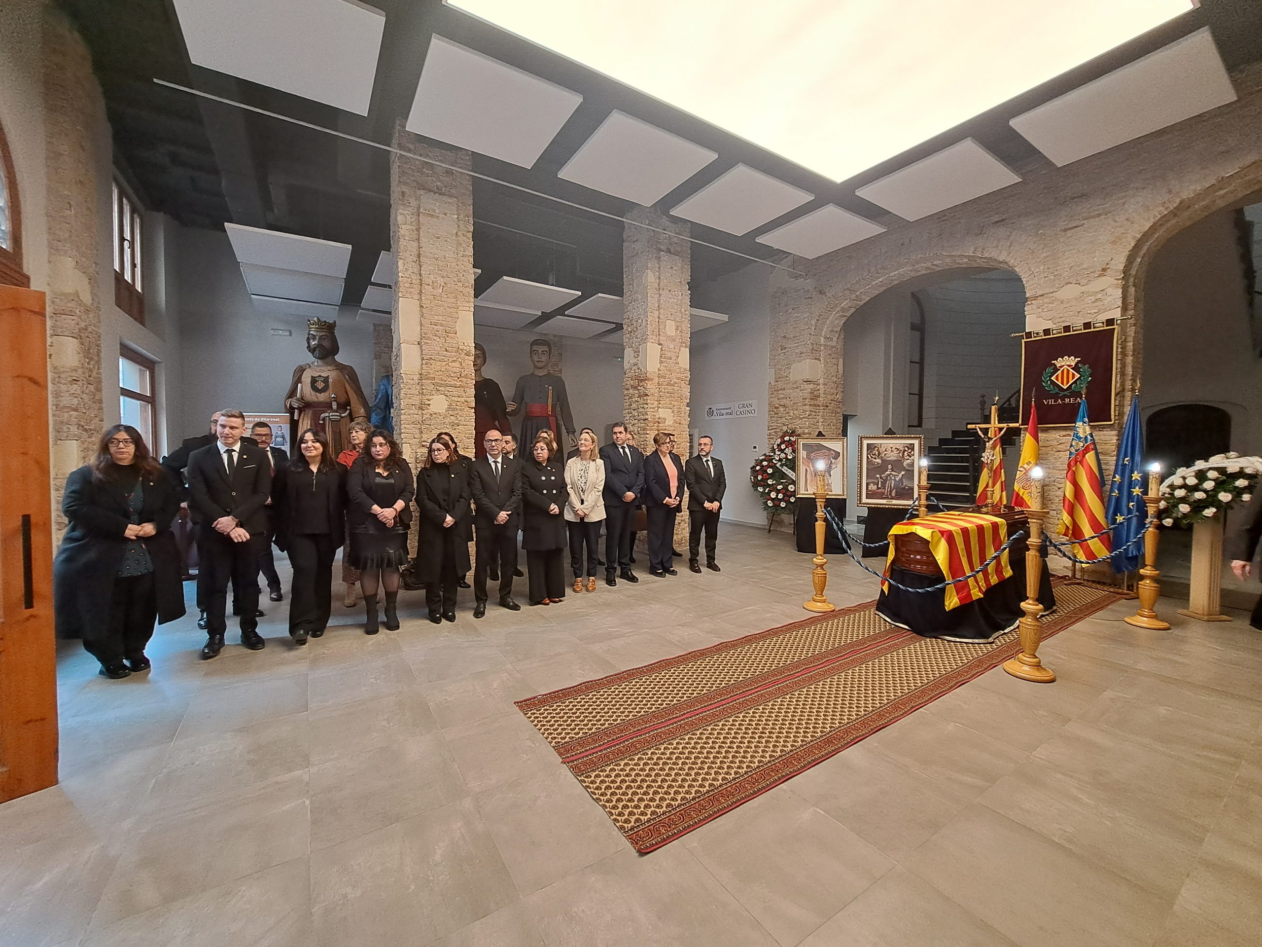 La corporació mostra el seu condol per Dolores Cortés, Filla Predilecta de la ciutat, en la capella ardent instal·lada al Gran Casino