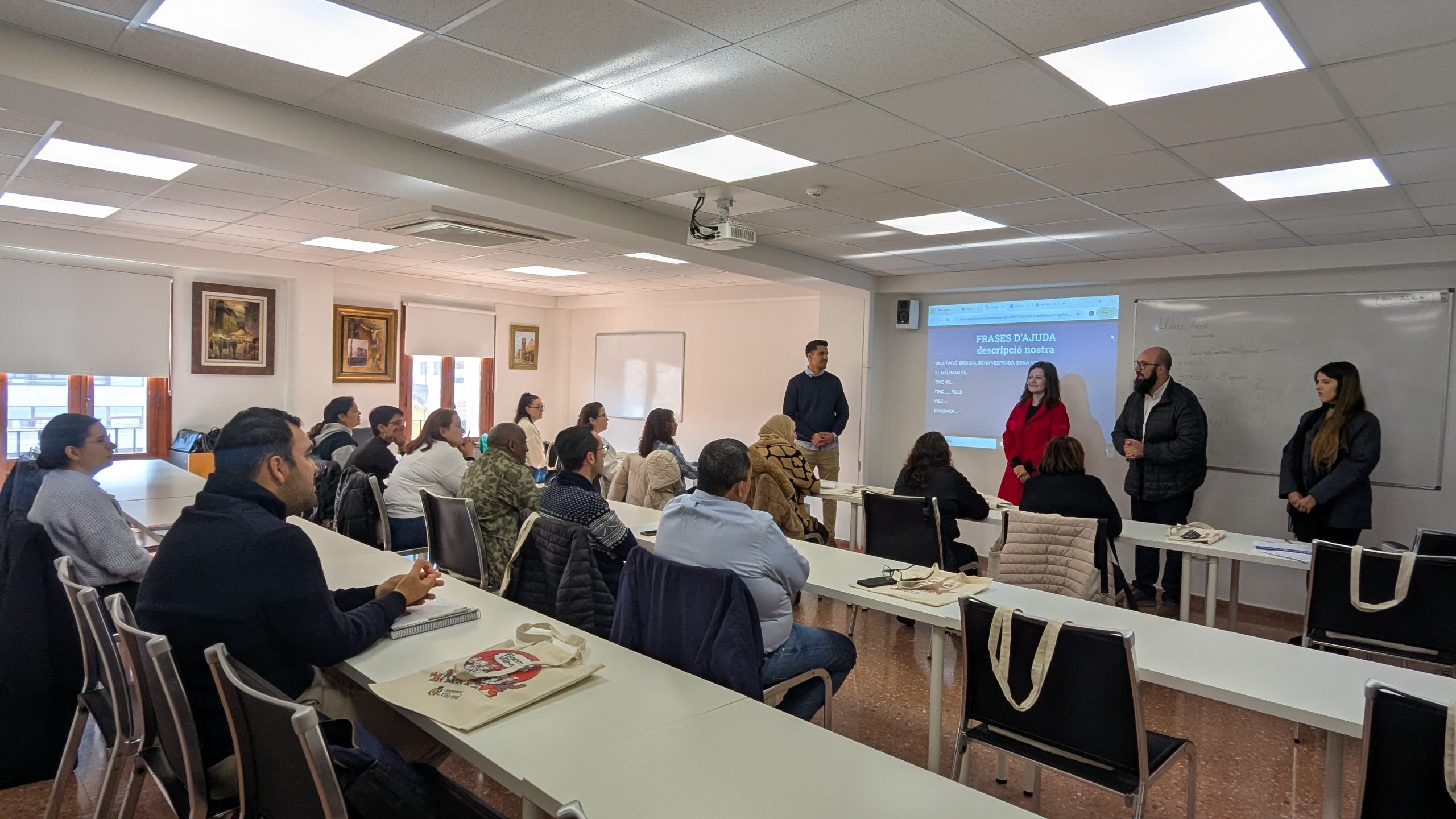 50 persones inicien els cursos de valencià per a adults que ofereix la Regidoria de Normalització Lingüística de Vila-real
