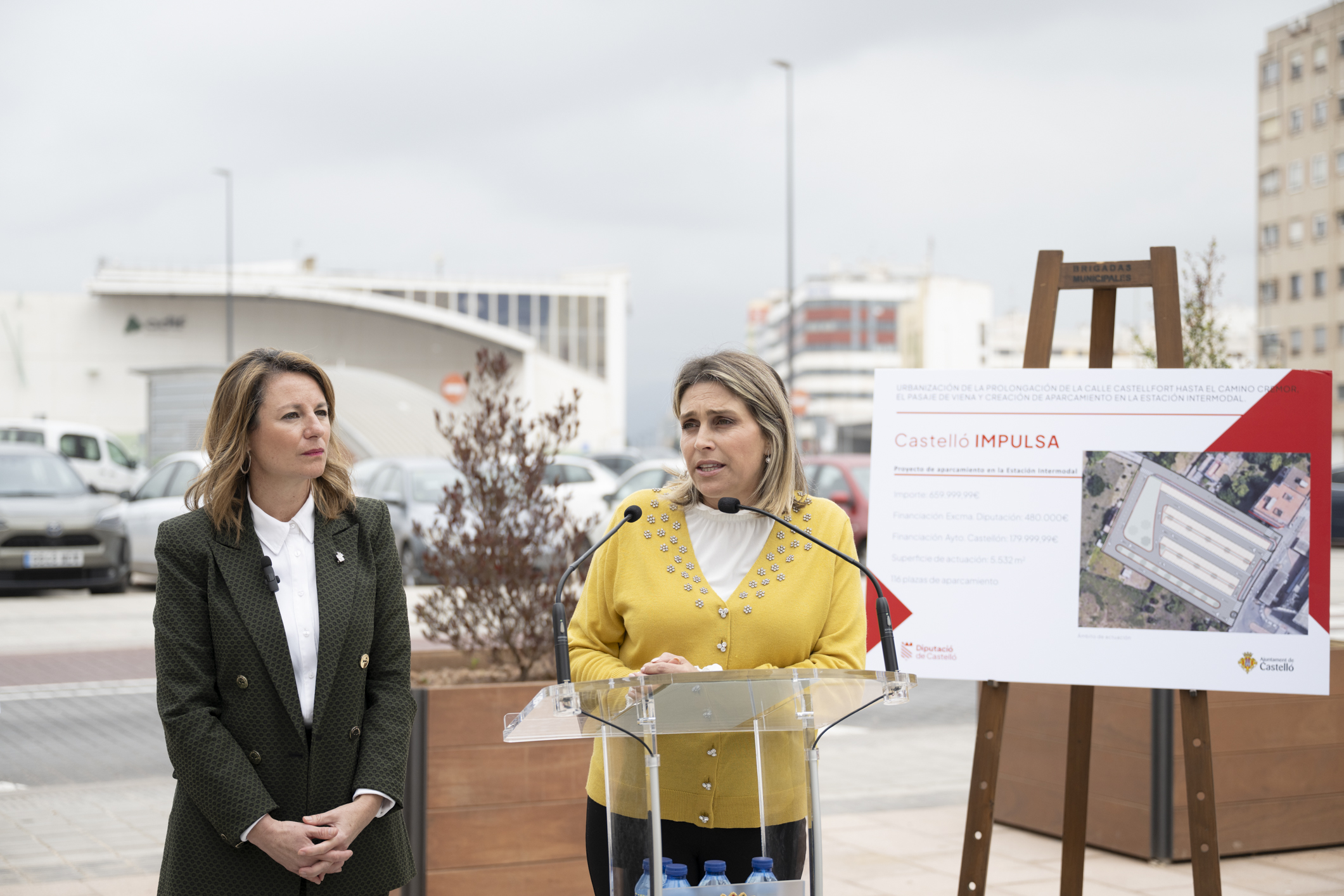Marta Barrachina posa en valor la remodelació de la zona d’aparcament de l’estació de Castelló que dignificarà una de les principals portes d’entrada de la província