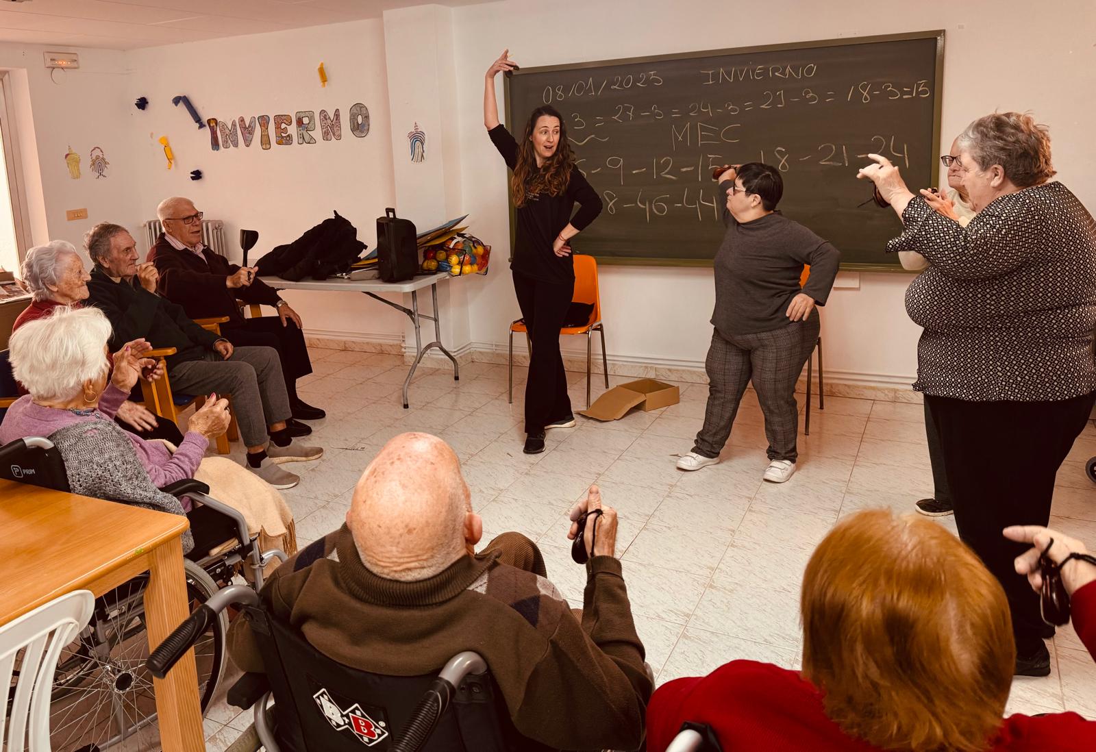 El Centre Municipal dels Arts inicia un projecte de respir artístic en la Residència d’Ancians Càritas