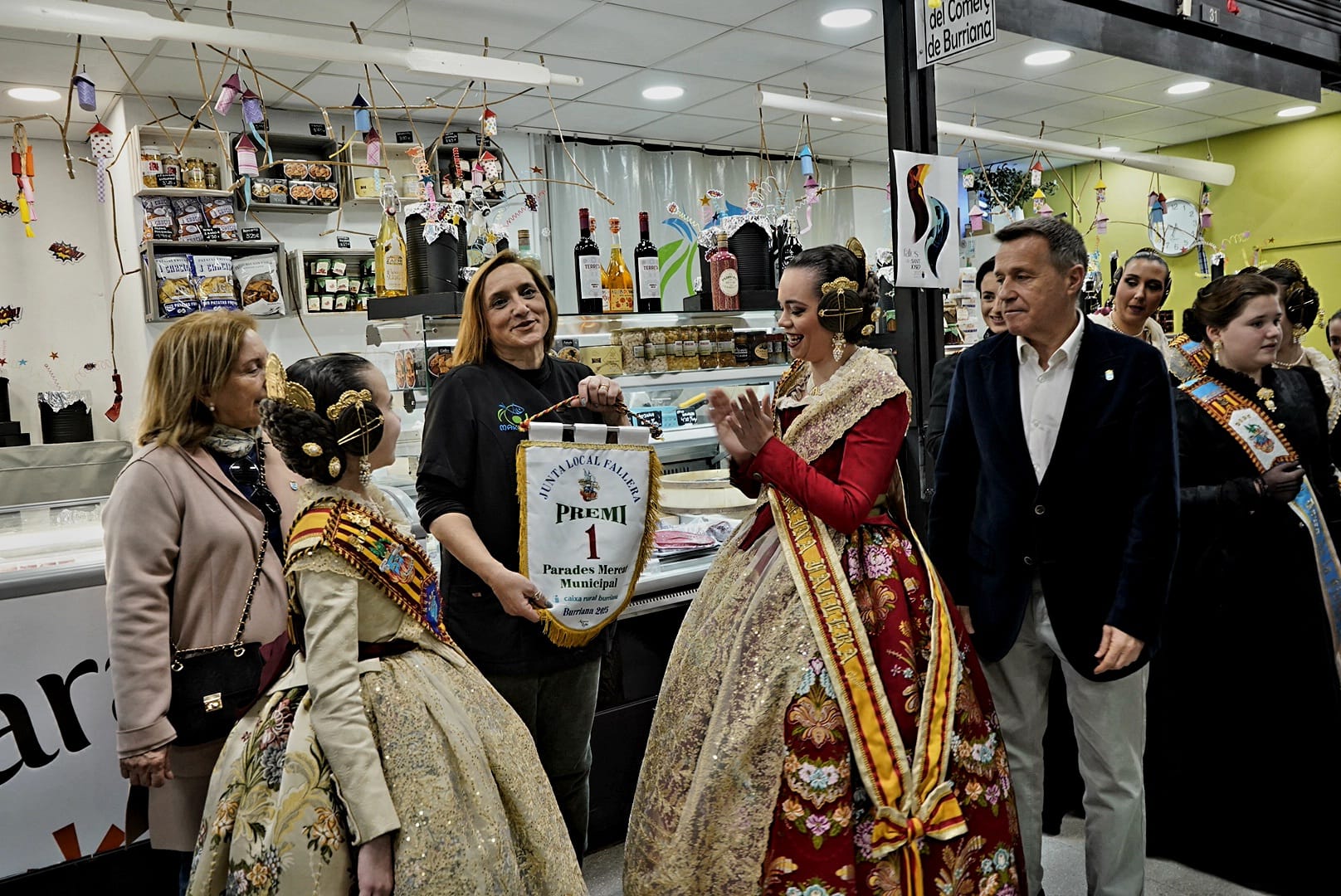 Burriana entrega els premis del Concurs de Decoració Fallera d’Espais Comercials 2025