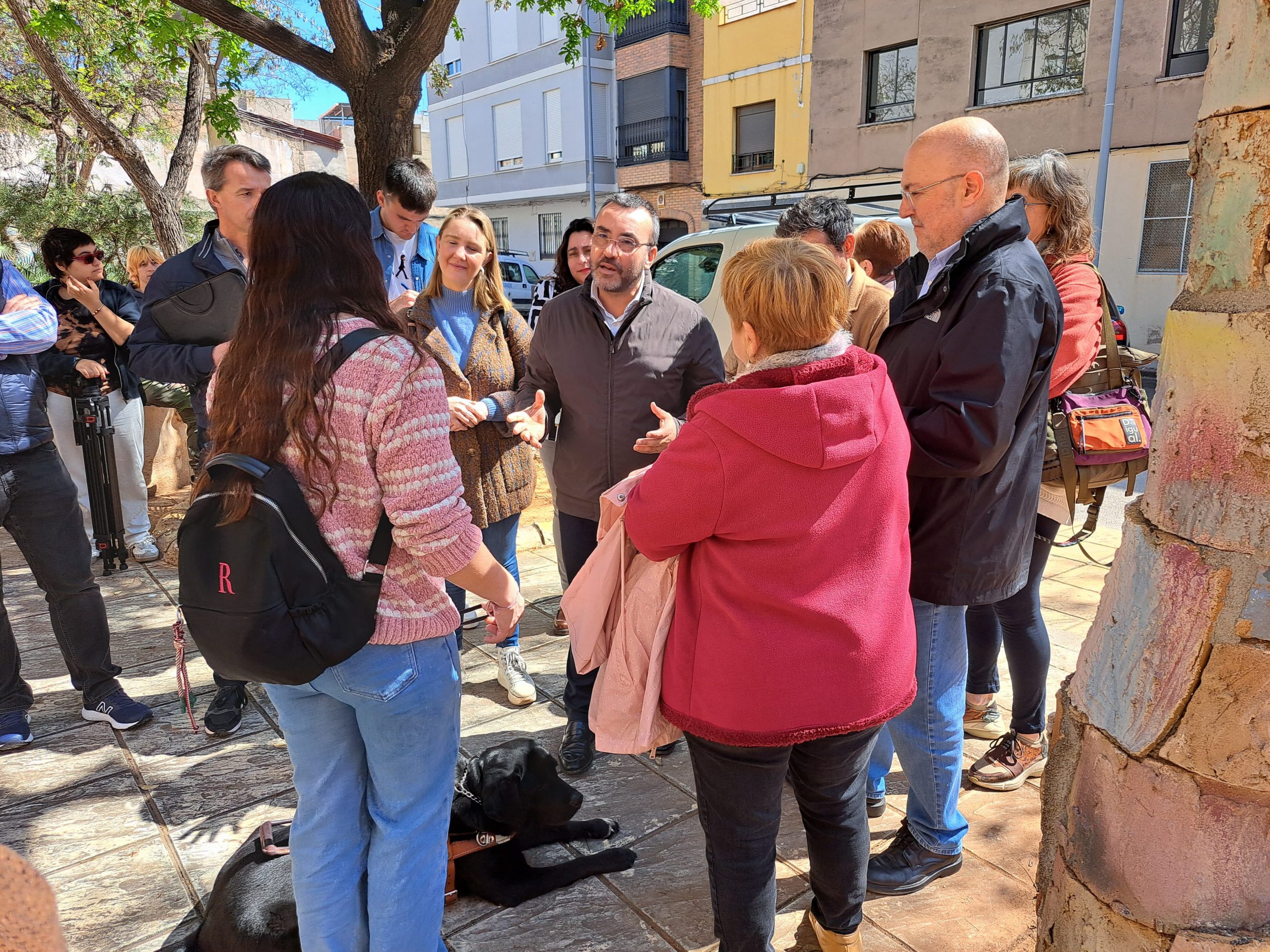 Vila-real coneix de primera mà les necessitats dels veïns de la Soledat en la campanya l’Ajuntament al barri