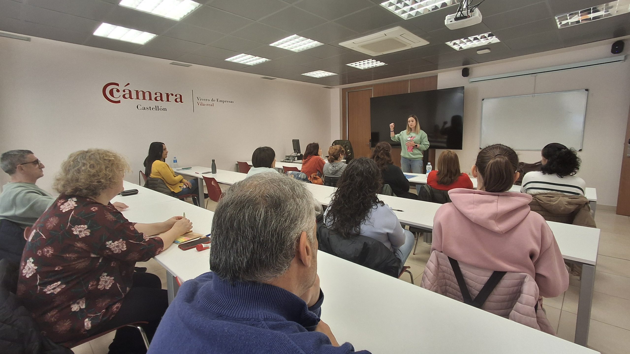 Economia inicia un curs de monitor de menjador escolar adreçat a persones desocupades