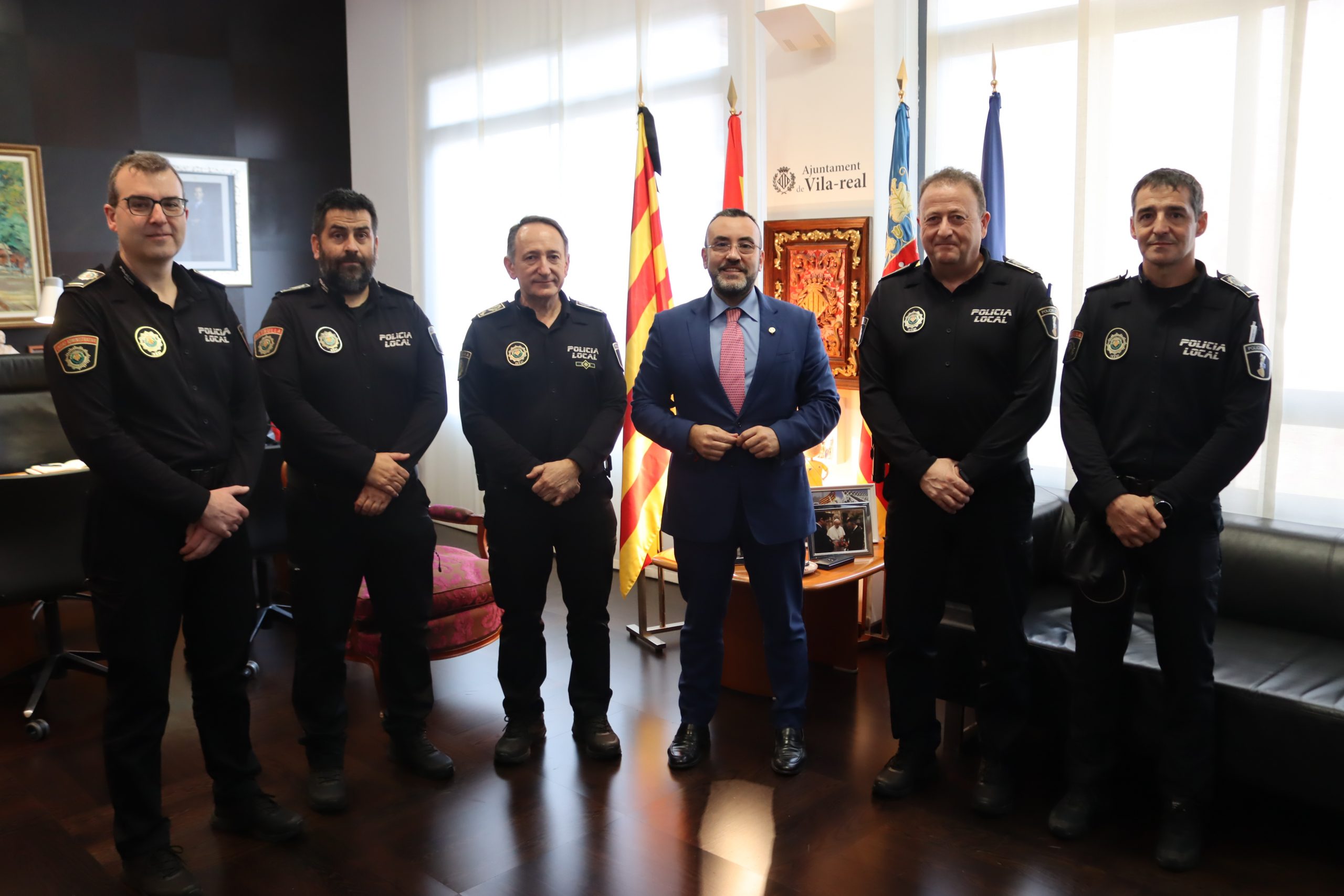 Benlloch rep els tres nous oficials de la Policia Local