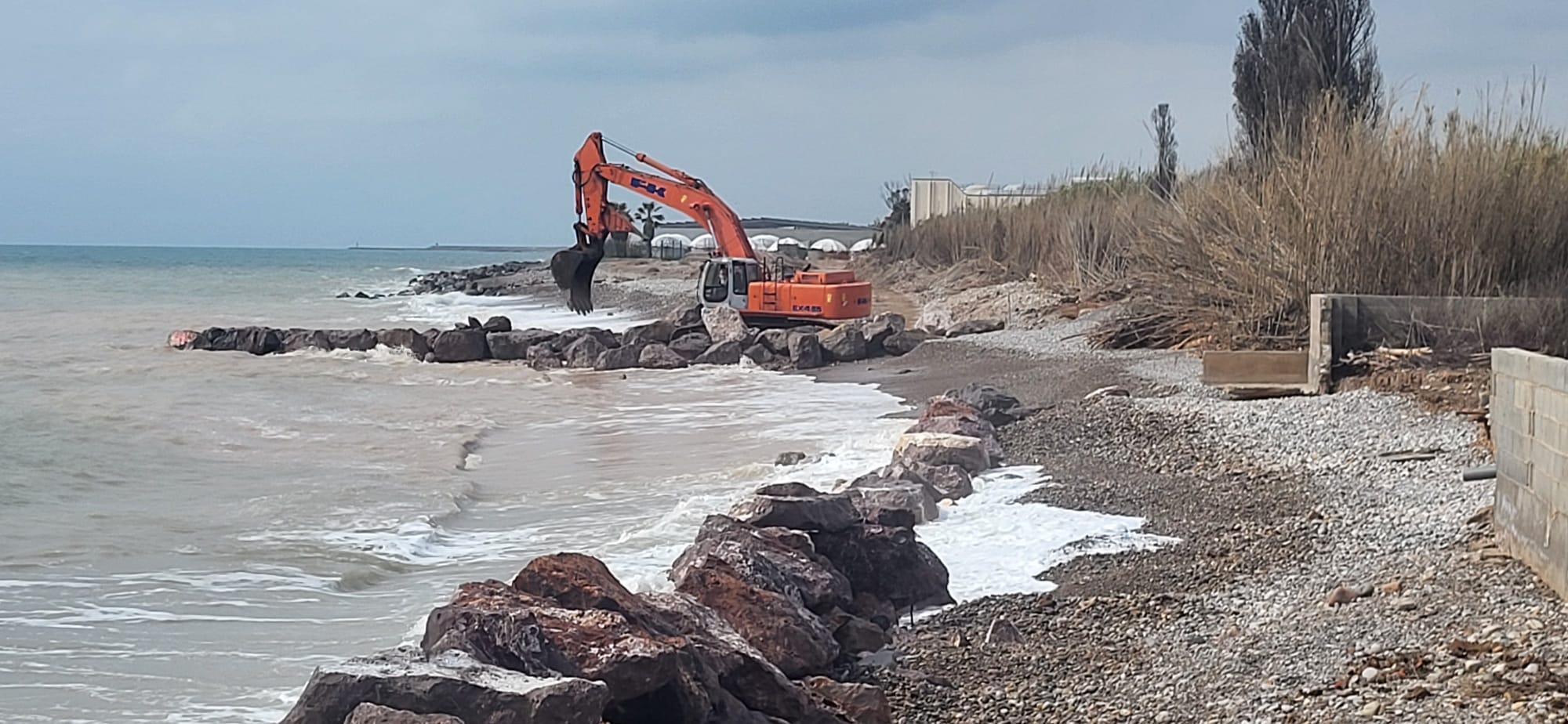 Burriana i Costas col·laboren en la construcció d’un nou dic i espigó per a protegir el litoral de Santa Bàrbara