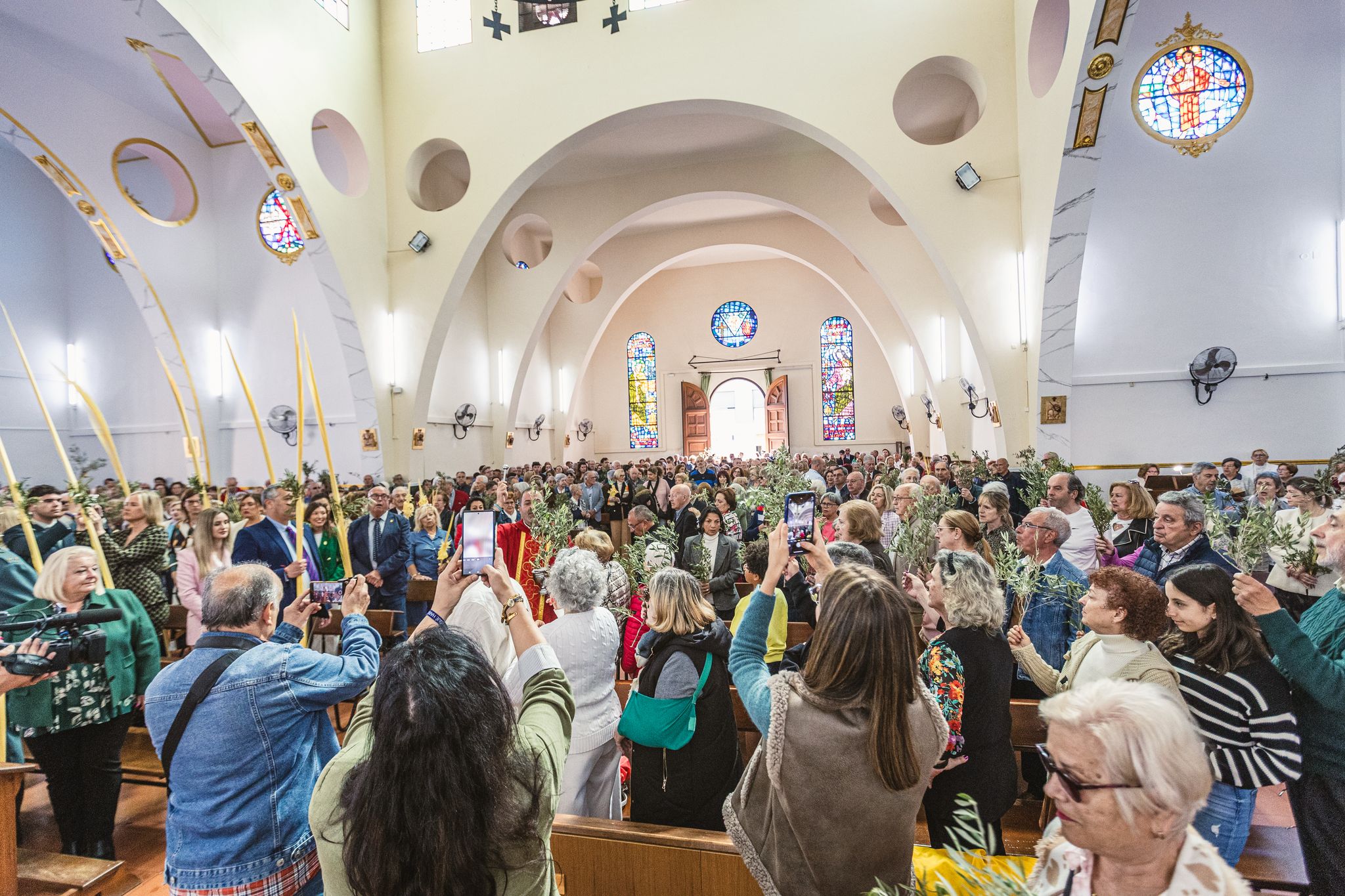 Oropesa del Mar da la bienvenida a la Semana Santa con una multitudinaria celebración del Domingo de Ramos