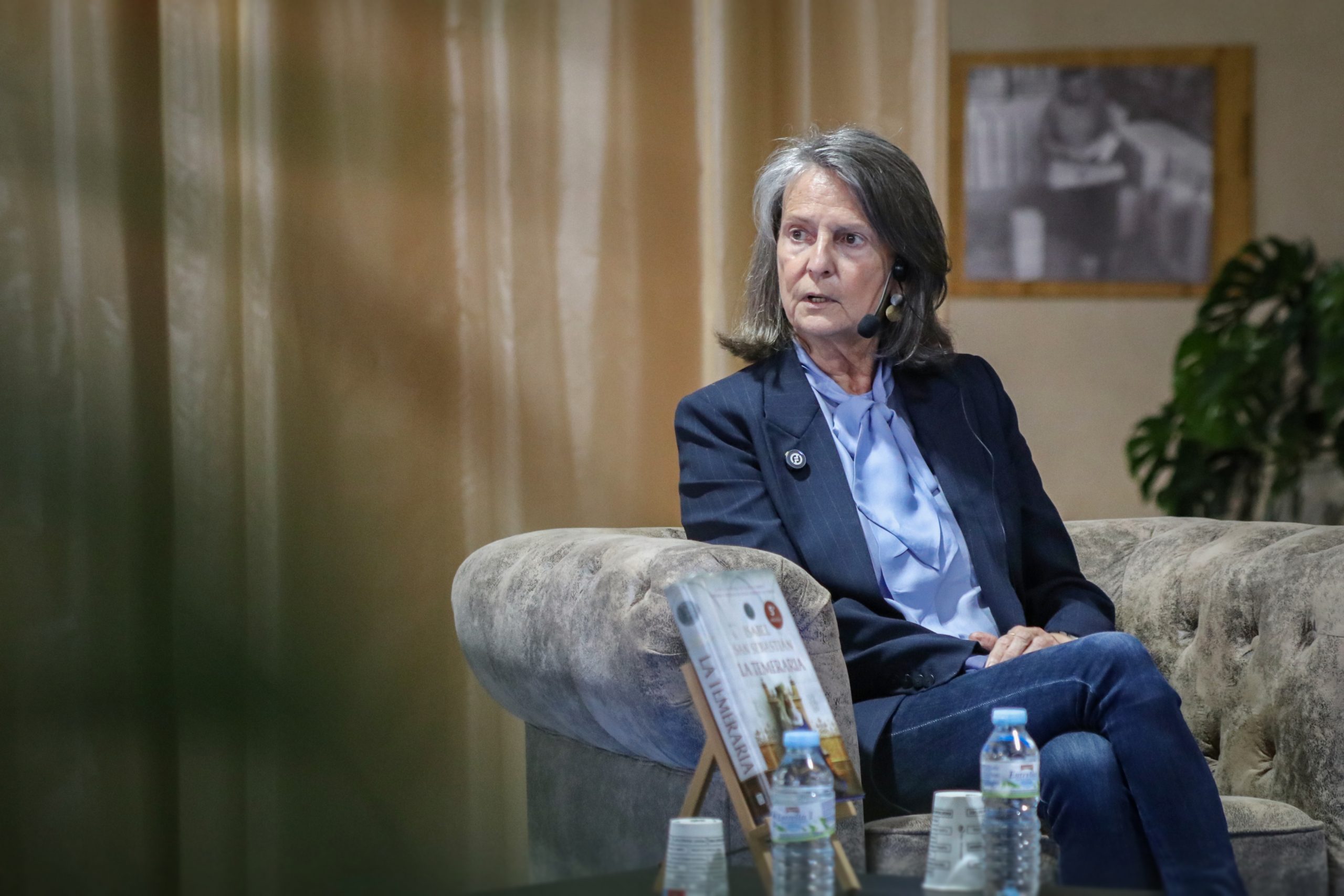 La escritora y periodista Isabel San Sebastián presenta su nueva novela ‘La Temeraria’ en Onda va de Llibres