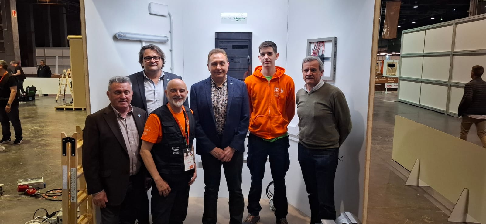 Eric Ballester, alumno del Ciclo Formativo de agrado Medio de Instalaciones Eléctricas y Automáticas, medalla de oro en #GVASkills 2025.