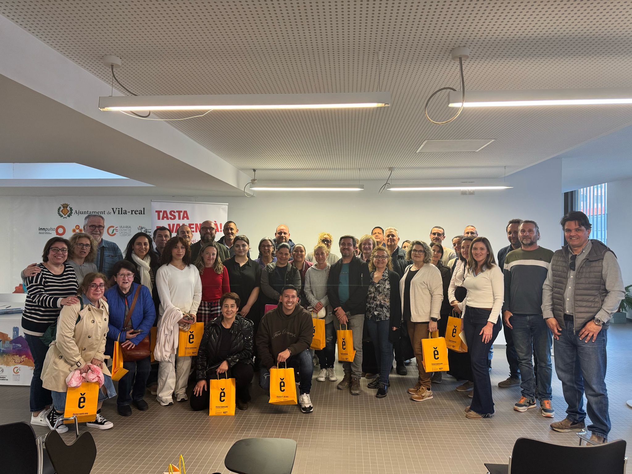 El Voluntariat pel valencià posa en contacte 34 parelles lingüístiques en una nova edició d’èxit del programa