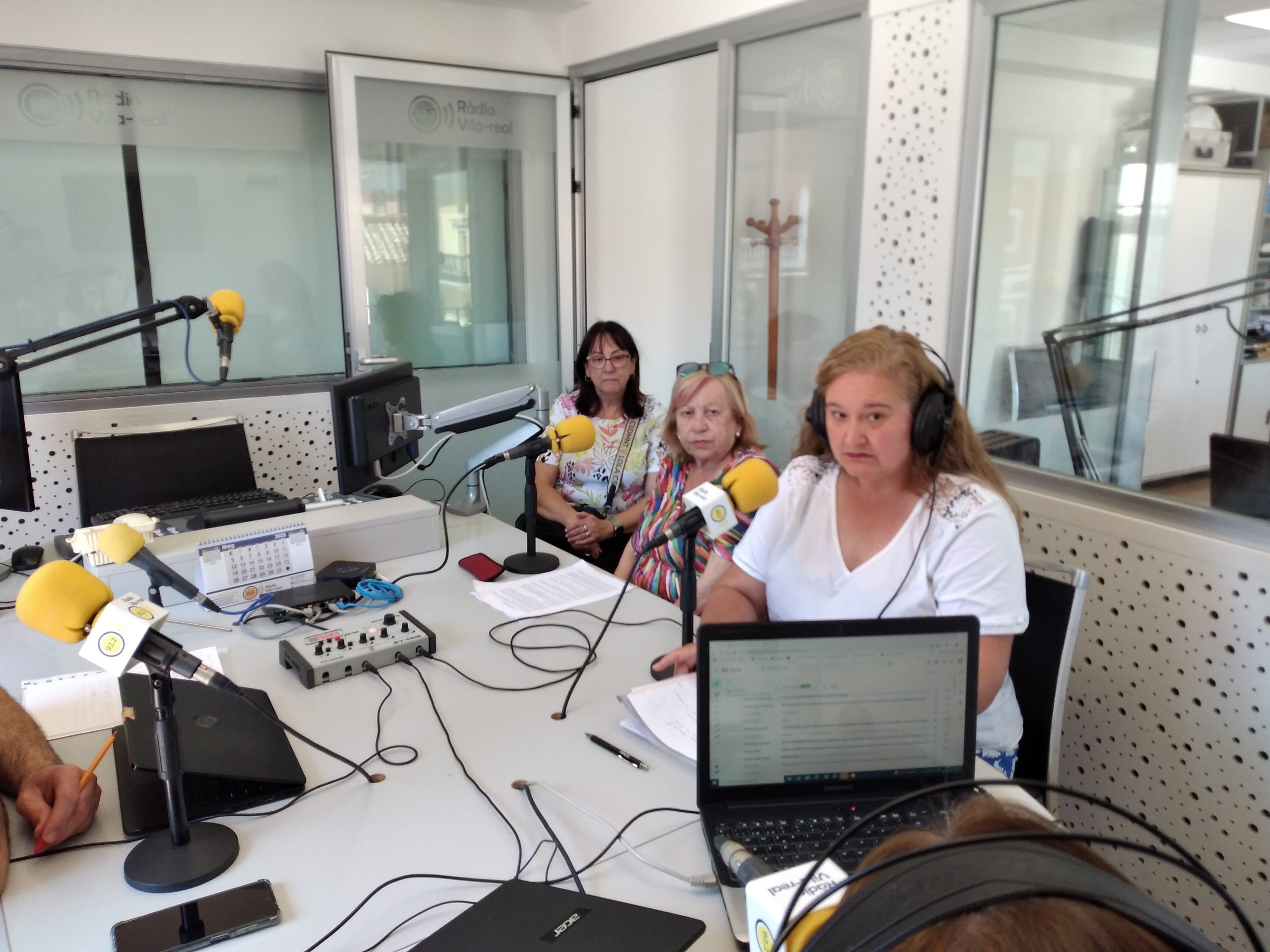 Parlem amb Camen María Menero, Mª Carmen Rubert, Rosa Gimeno membres de l´associació de veïns Zona Centre de Vila-real