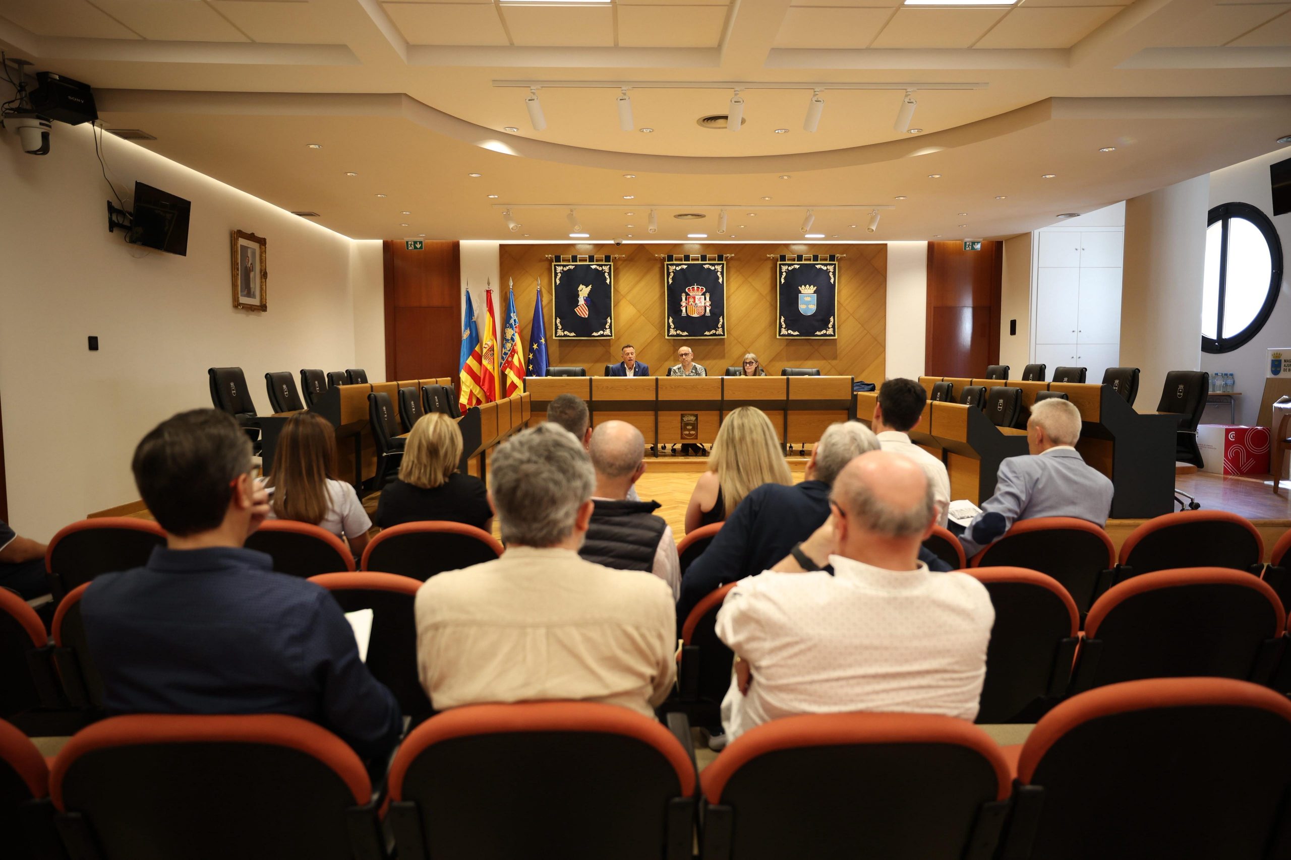 Experts de l'UJI presenten als veïns de Burriana els resultats de l'auditoria sobre l'Arenal Sound