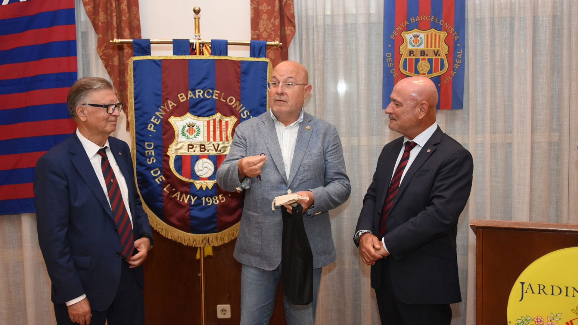 Vila-real participa en el 40é aniversari de la Penya Barcelonista