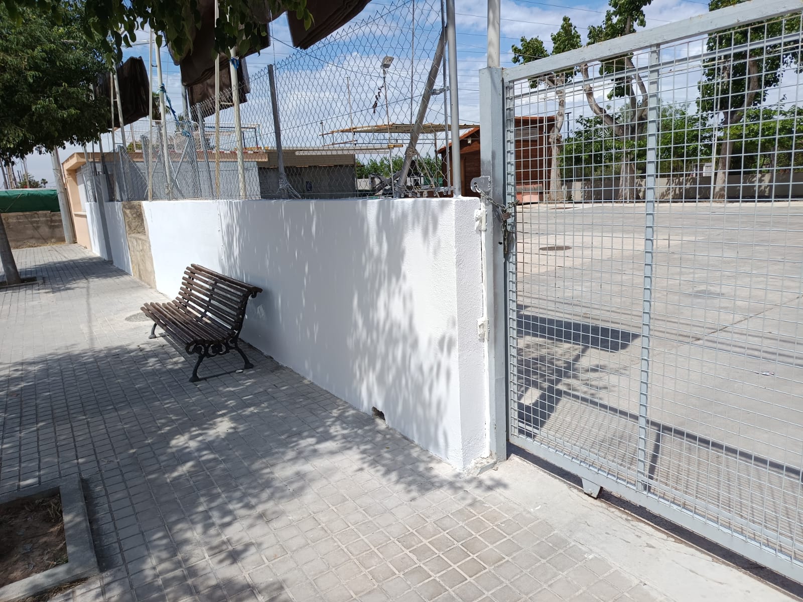 Burriana millora les antigues escoles de Santa Bàrbara amb el taller d’ocupació «Torre de la Mar»