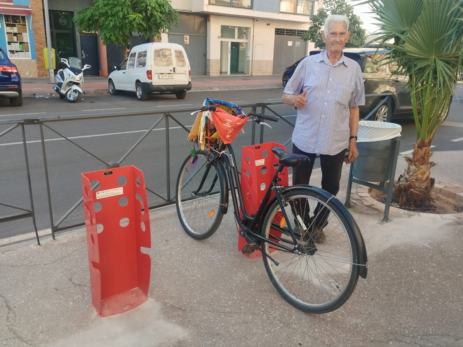 Betxí instal·la aparca bicis i punts de manteniment per a fomentar la mobilitat sostenible