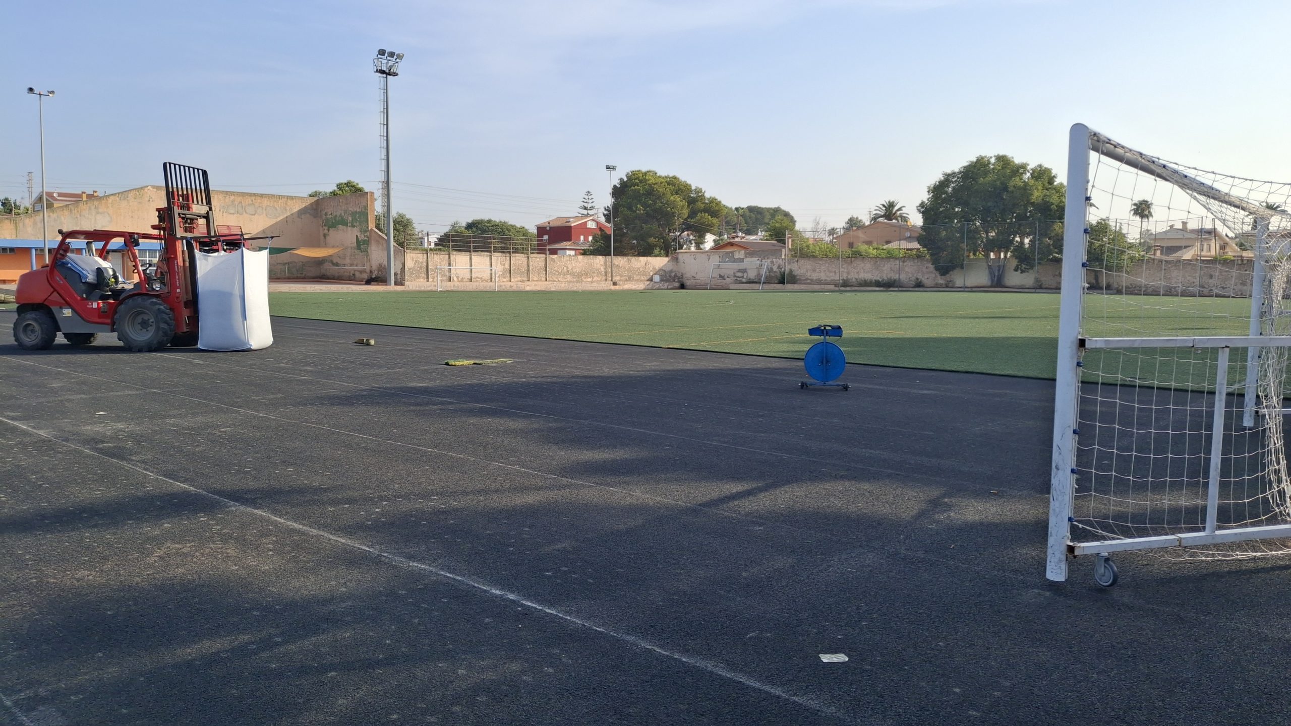 Vila-real escomet millores en el camp de futbol “Fundació Flors”