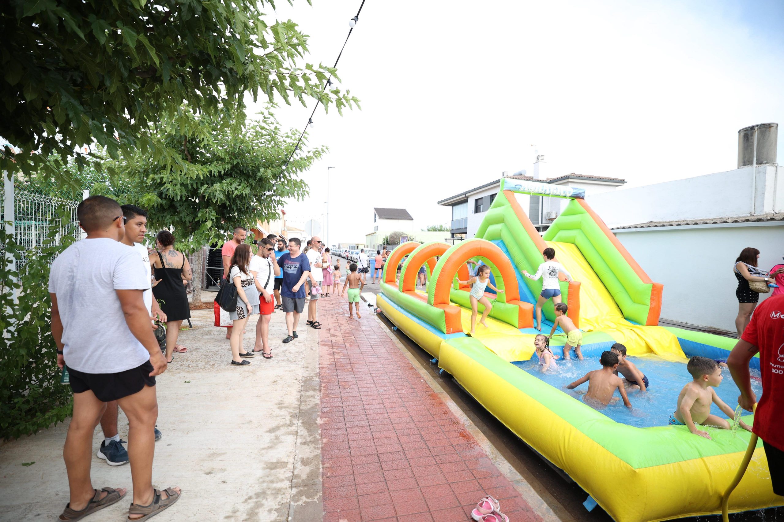 La Serratella inaugura el Parc Aquàtic d’Estiu 2025 amb una vesprada de jocs i diversió per als més menuts