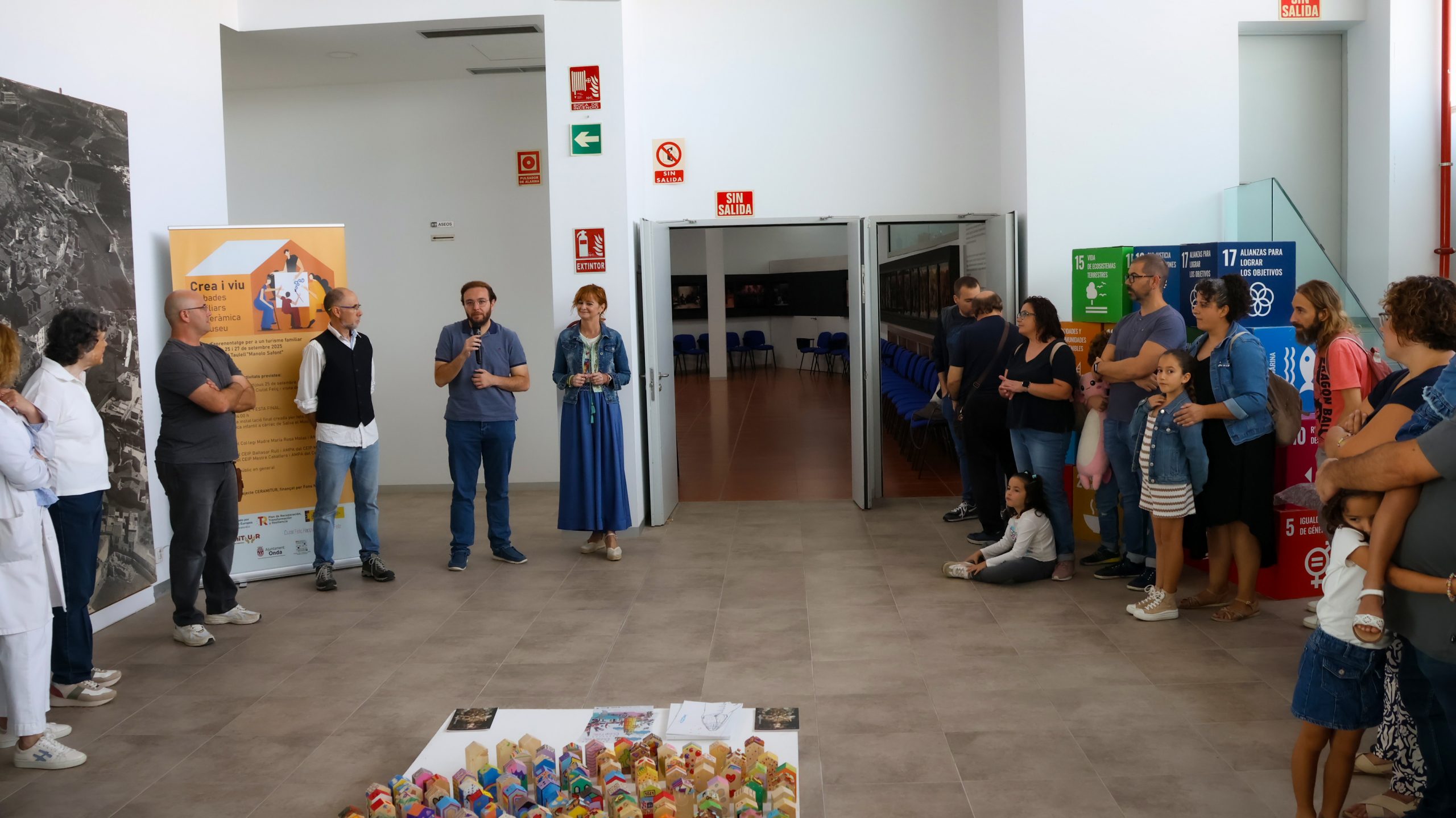 El Museu del Taulell clausura Crea i Viu con una exposición artística colectiva y un concierto infantil