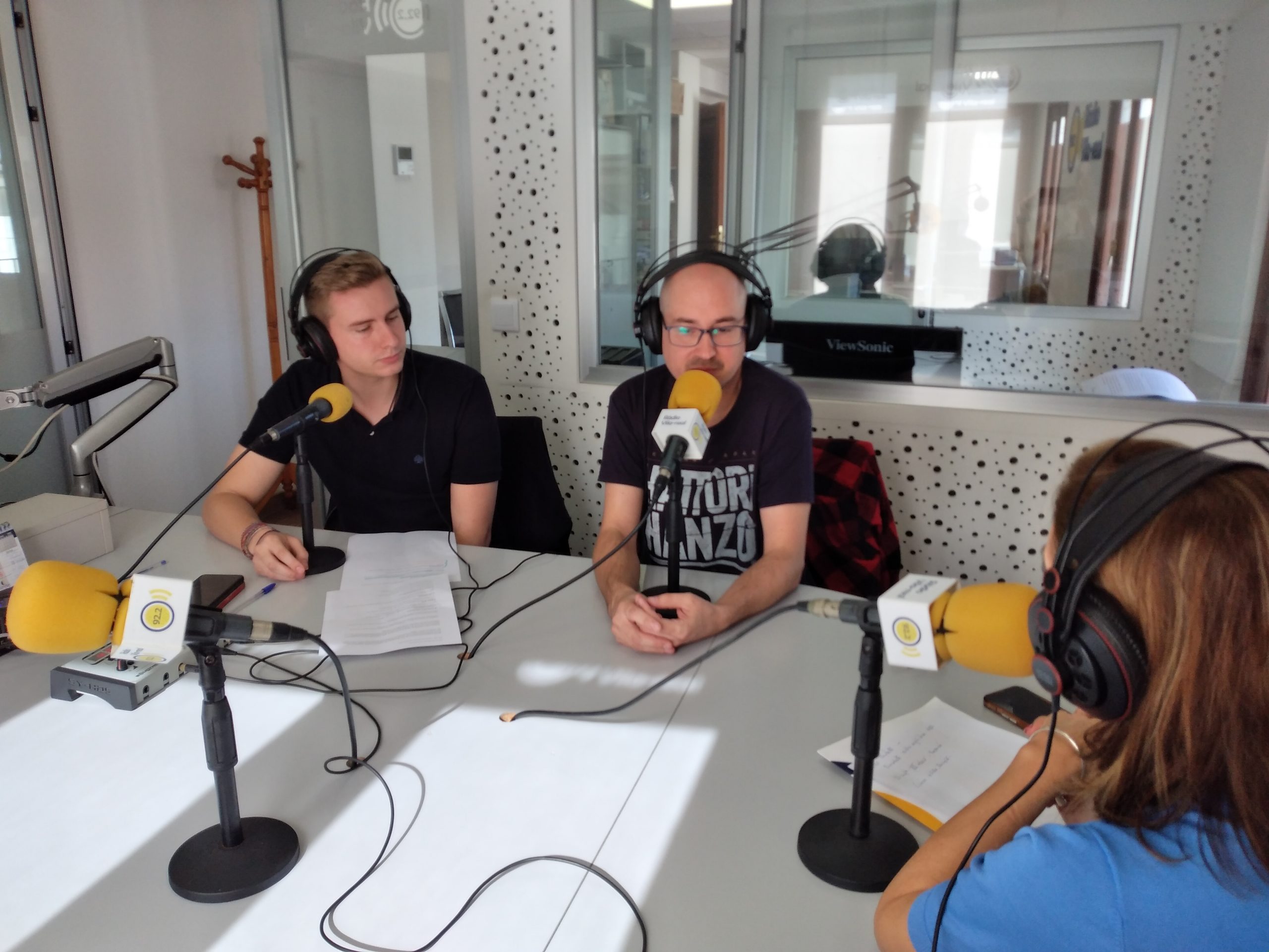 Parlem amb el regidor de Joventut, Javier López i el president de l´Associació ràdio Espai Jove, Víctor Bartoll