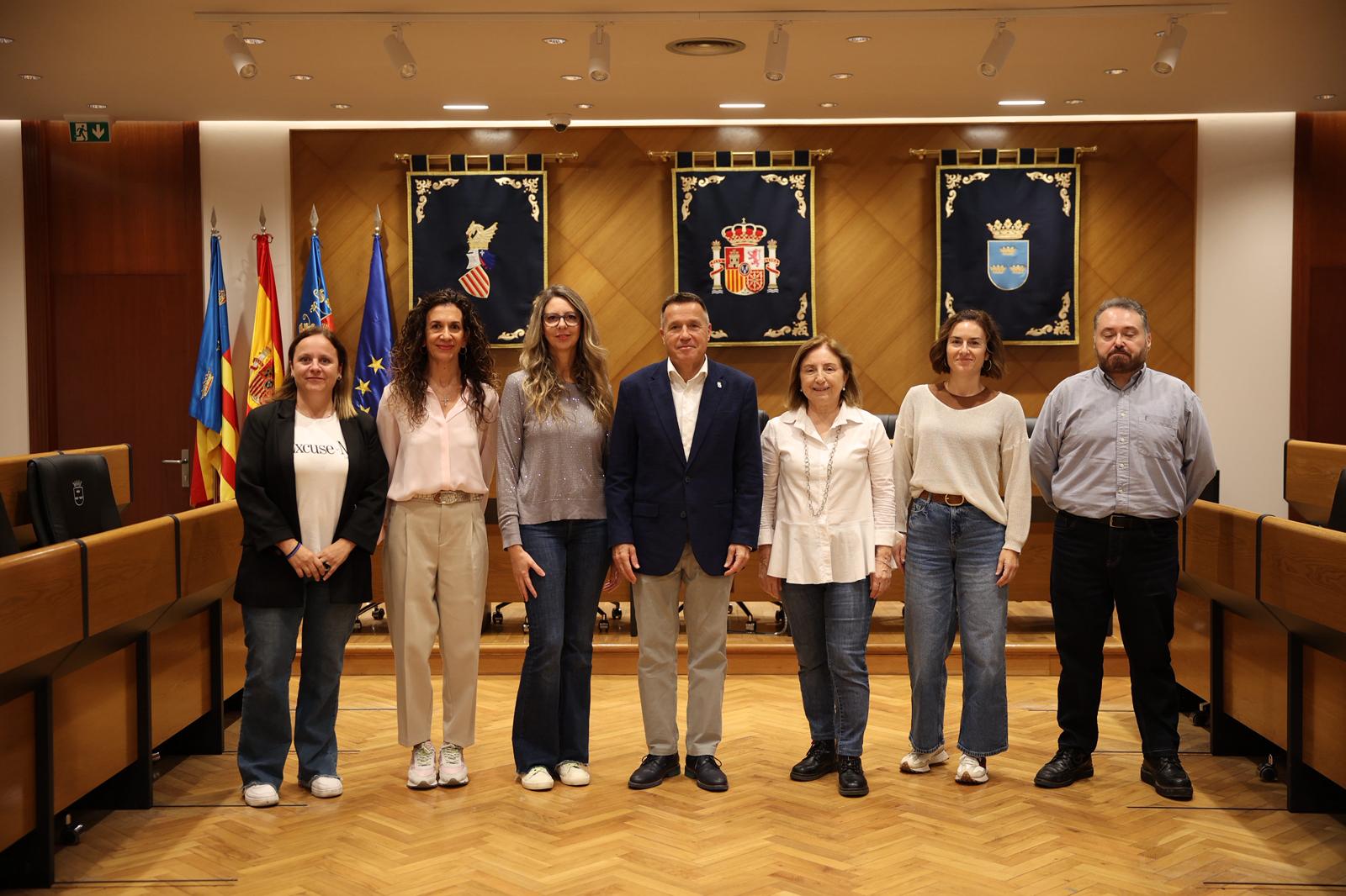 Burriana dona la benvinguda a 6 nous administratius a la plantilla municipal