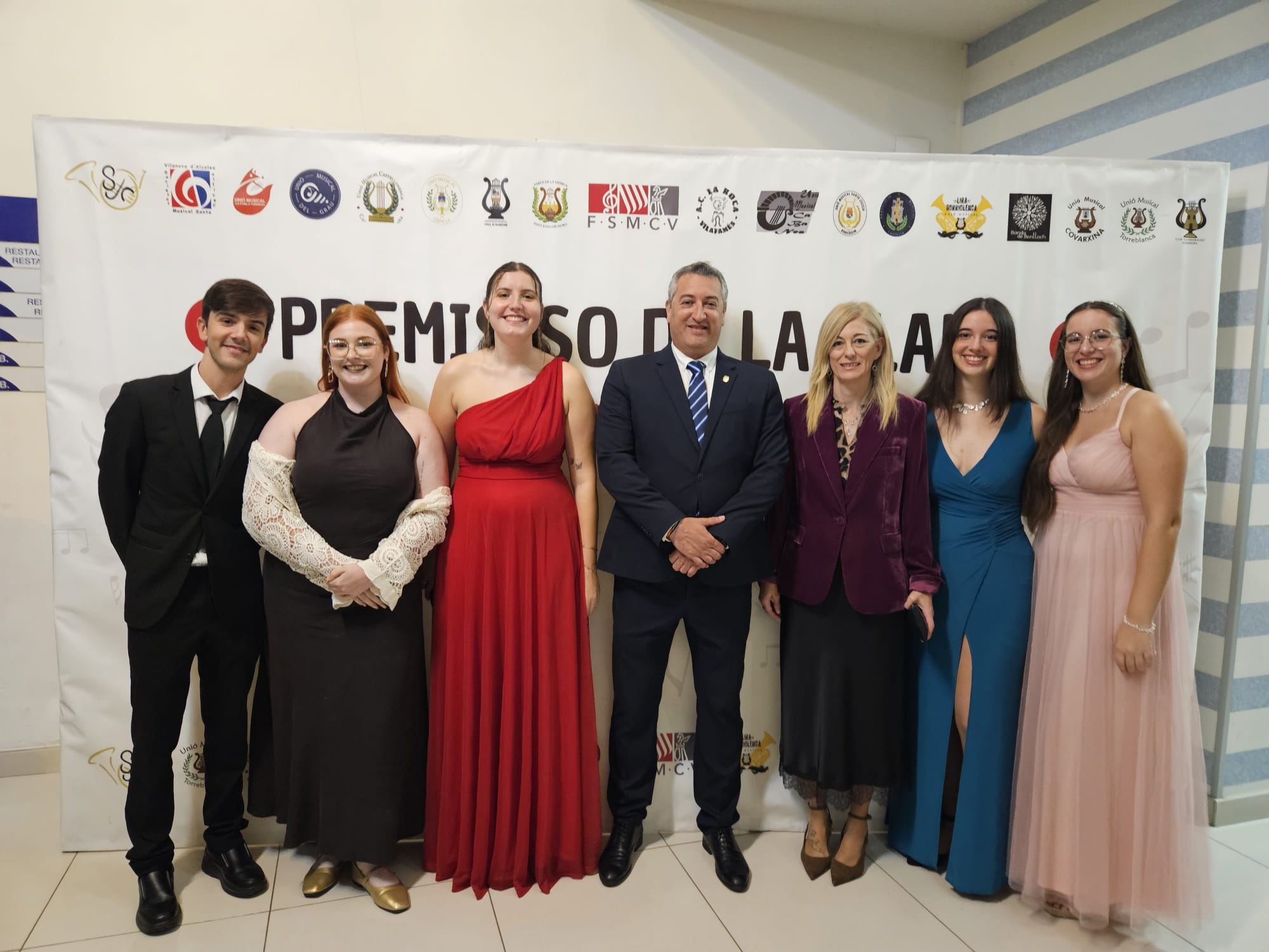 La oropesina Claudia Ortiz Arnau recibe el premio al mejor expediente académico de Grau Profesional en la X Gala Premis So de la Plana