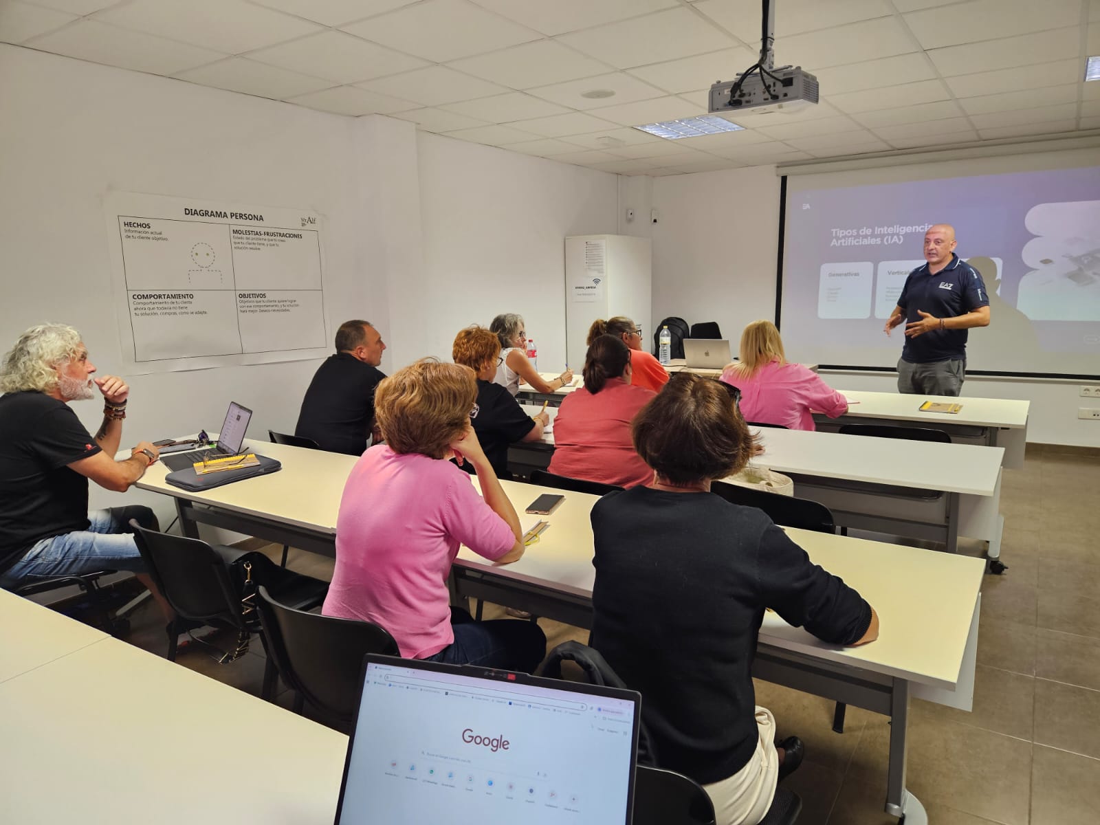 Diez empresas locales participan en el Curso de Inteligencia Artificial impulsado por el Ayuntamiento de Oropesa del Mar
