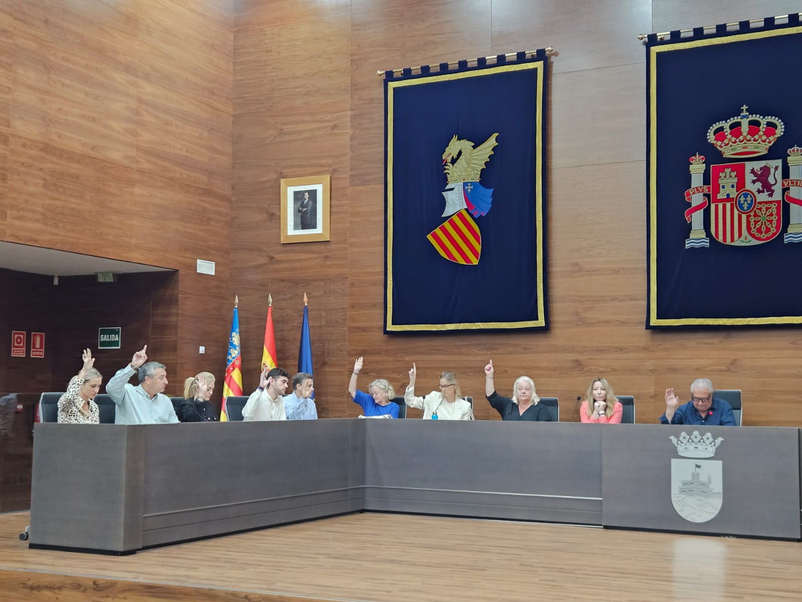 El Pleno extraordinario aprueba facturas por 927.914,69€ y ratifica la modificación de los Estatutos del Consorcio de Residuos C1.