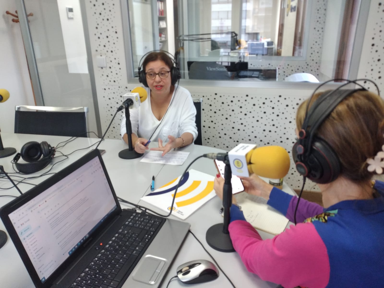 Parlem amb la regidora d´hisenda a l´Ajuntament de Vila-real, Sabina Escrig