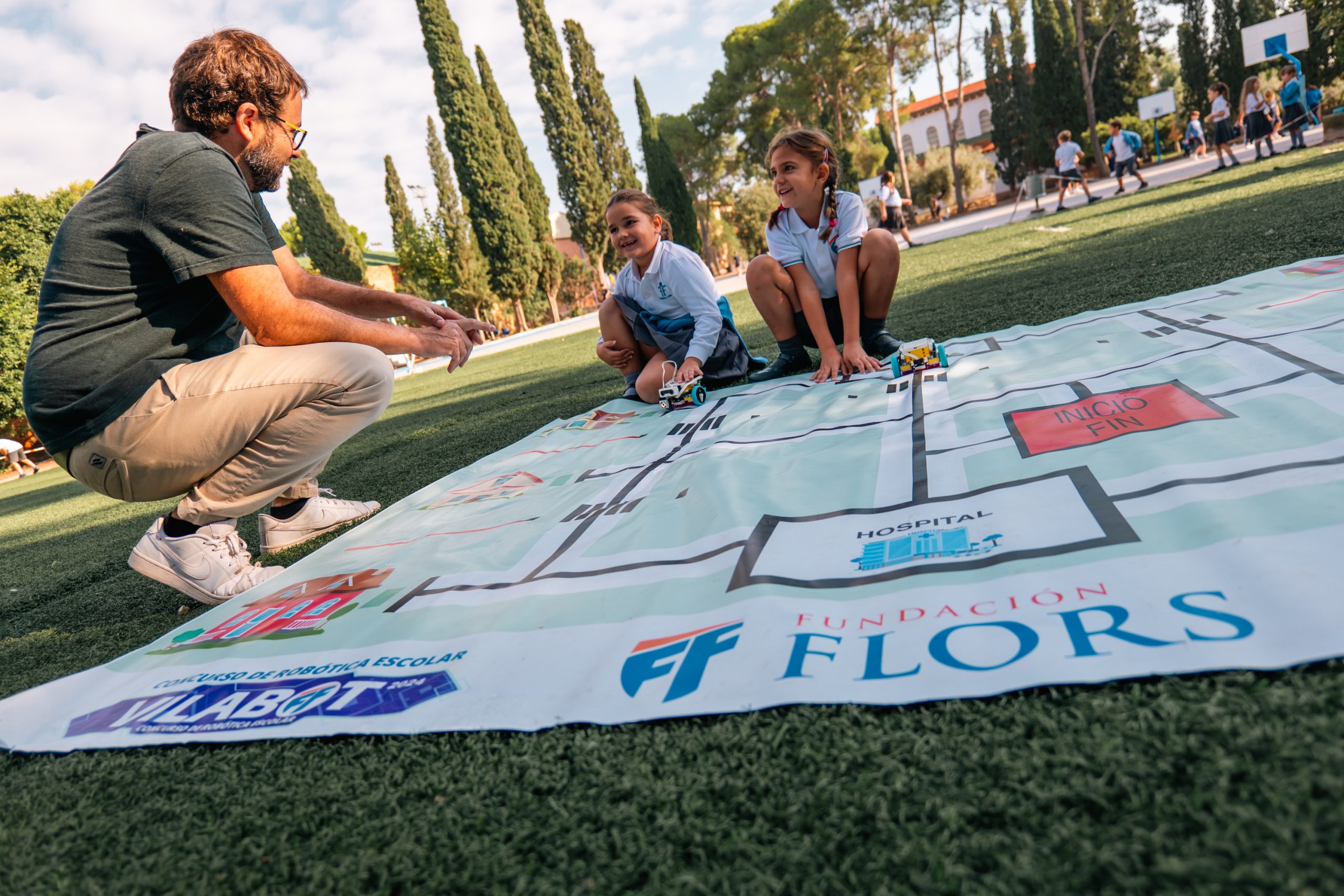 Fundación Flors viaja a la Universidad de Nicosia en Chipre para lanzar el proyecto europeo PRAISE sobre IA y robótica en la educación