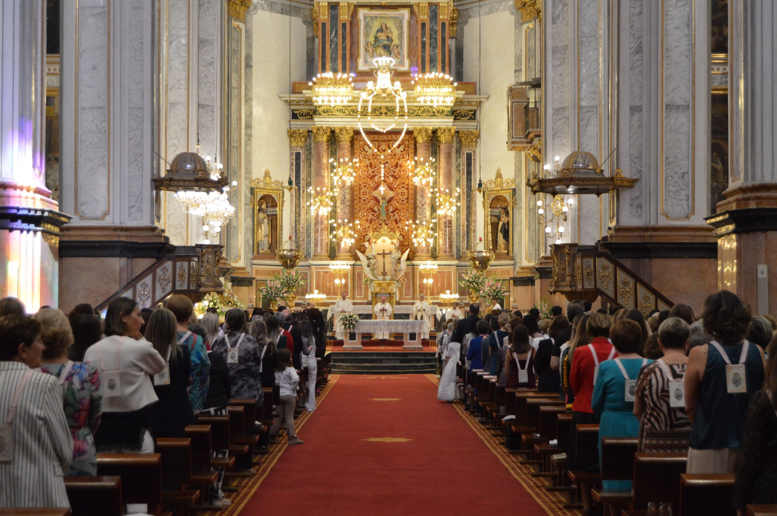 Missa festa principal de l’Associació de Filles de Maria del Rosari