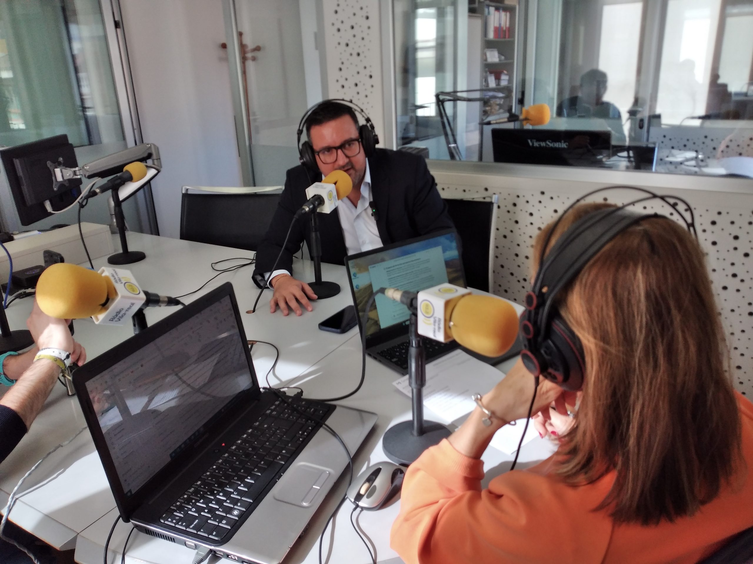 Recollida de firmes  per a eliminar la «taxa de basures», ens ho explica el regidor del PP, Adrián Casabó