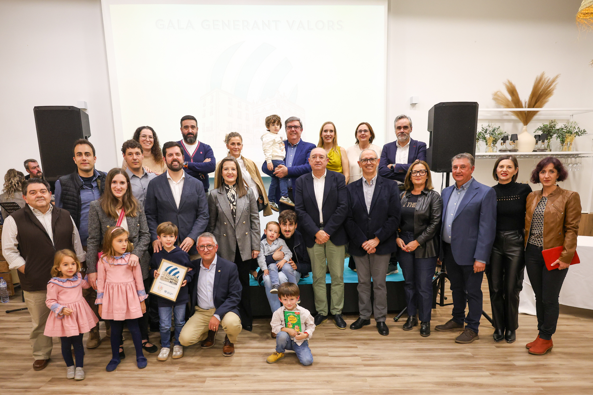 Fundació Caixa Rural Vila-real otorga el premio Generant valors a la Colla Gegantera