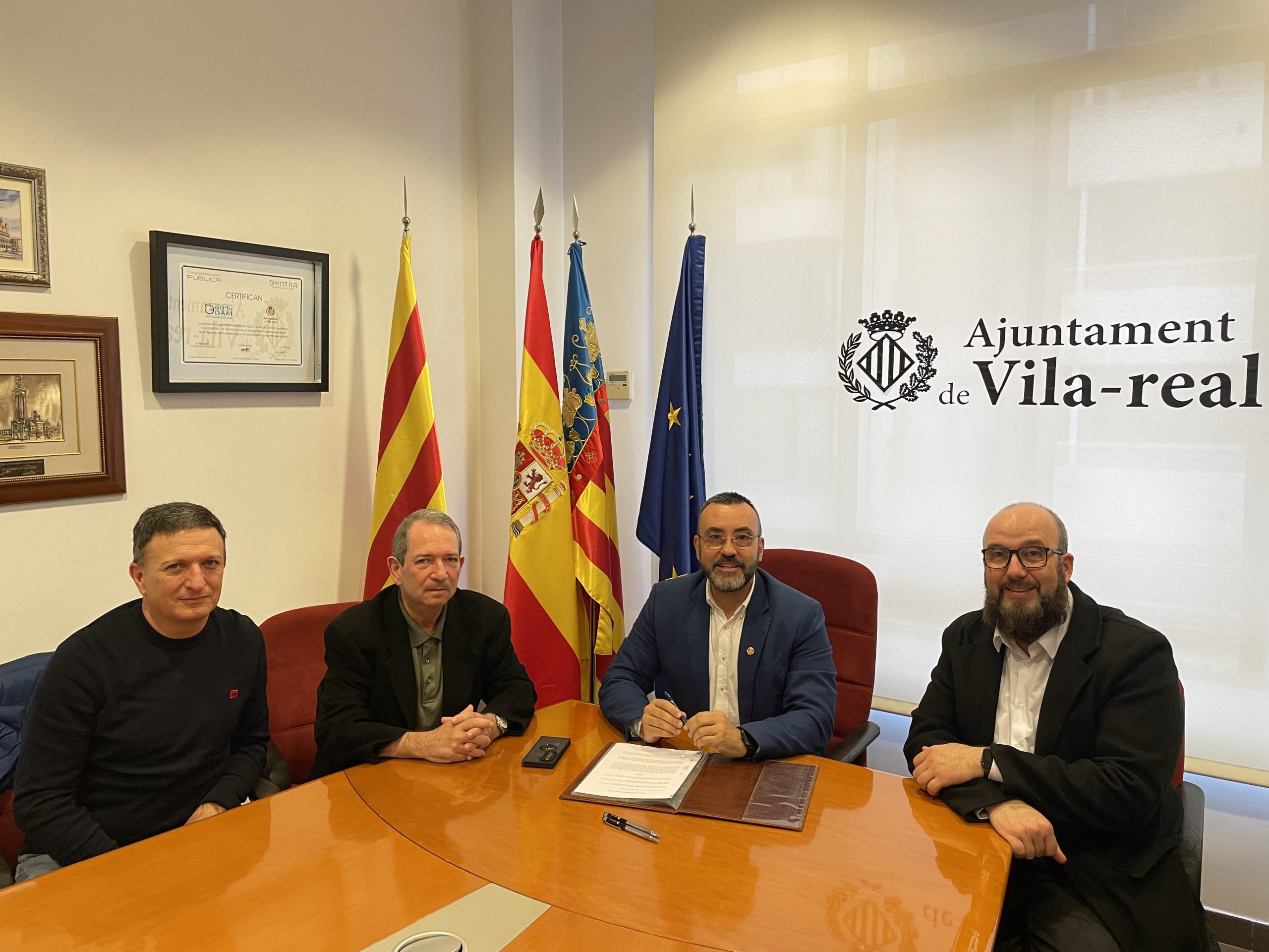 Els familiars de Llorens Poy completen la cessió del llegat de l’artista a la ciutat de Vila-real