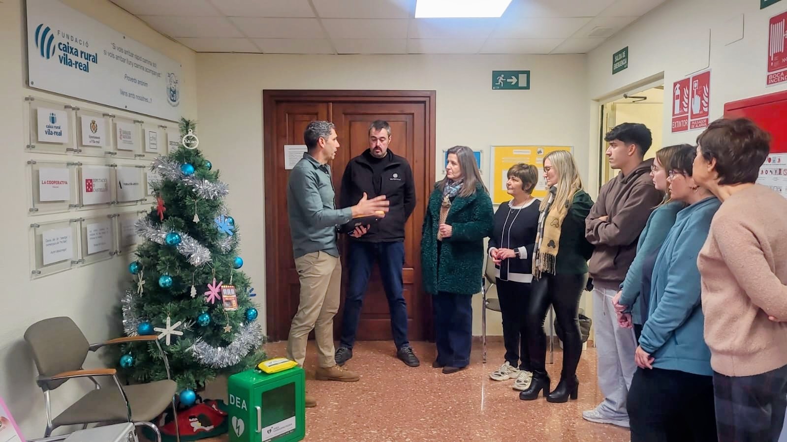 La Fundació Caixa Rural de Vila-real refuerza su compromiso con la salud con la incorporación de un desfibrilador