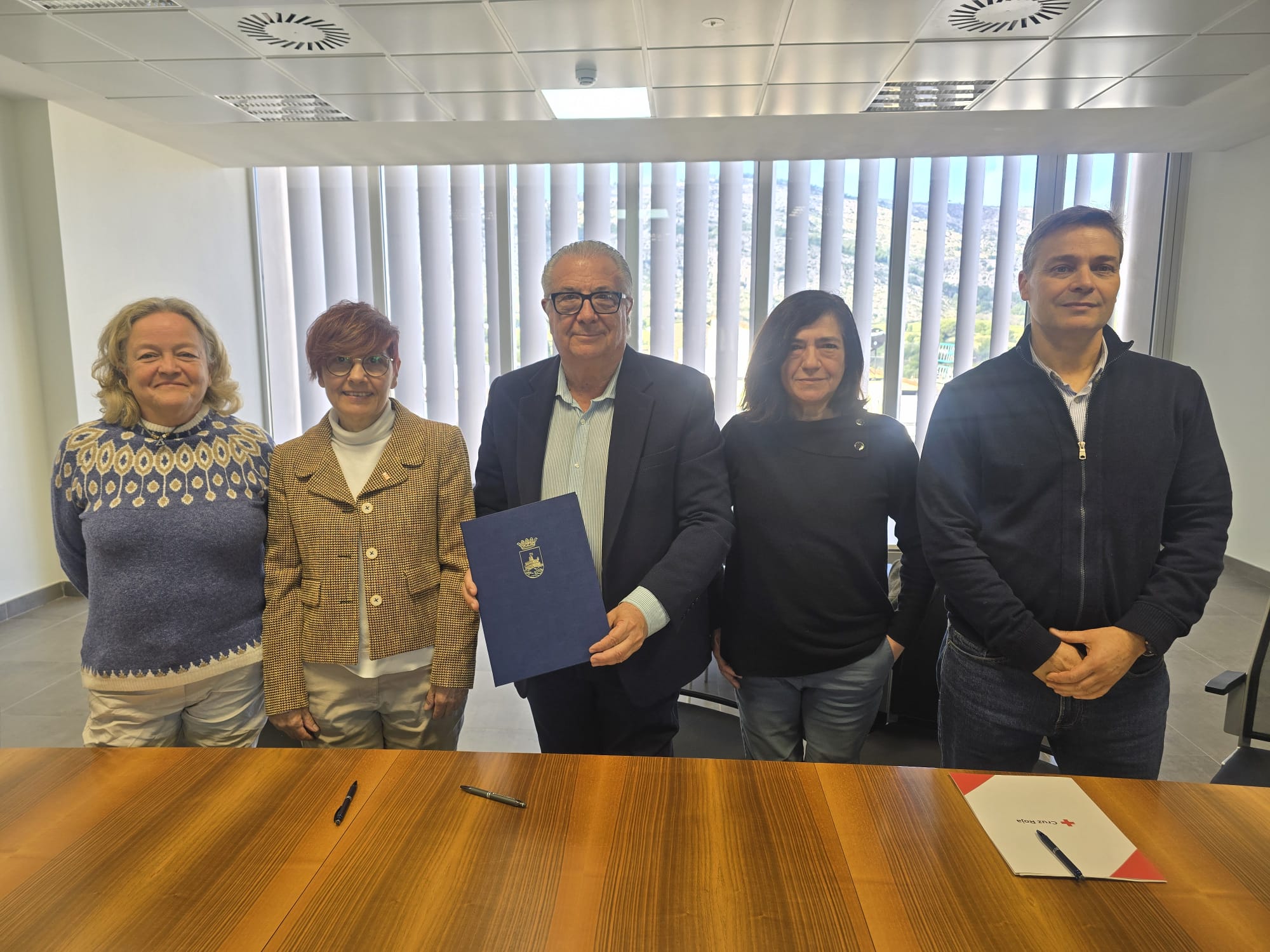 Oropesa del Mar renueva su colaboración con Cruz Roja Española con la firma del convenio anual de Servicios Sociales
