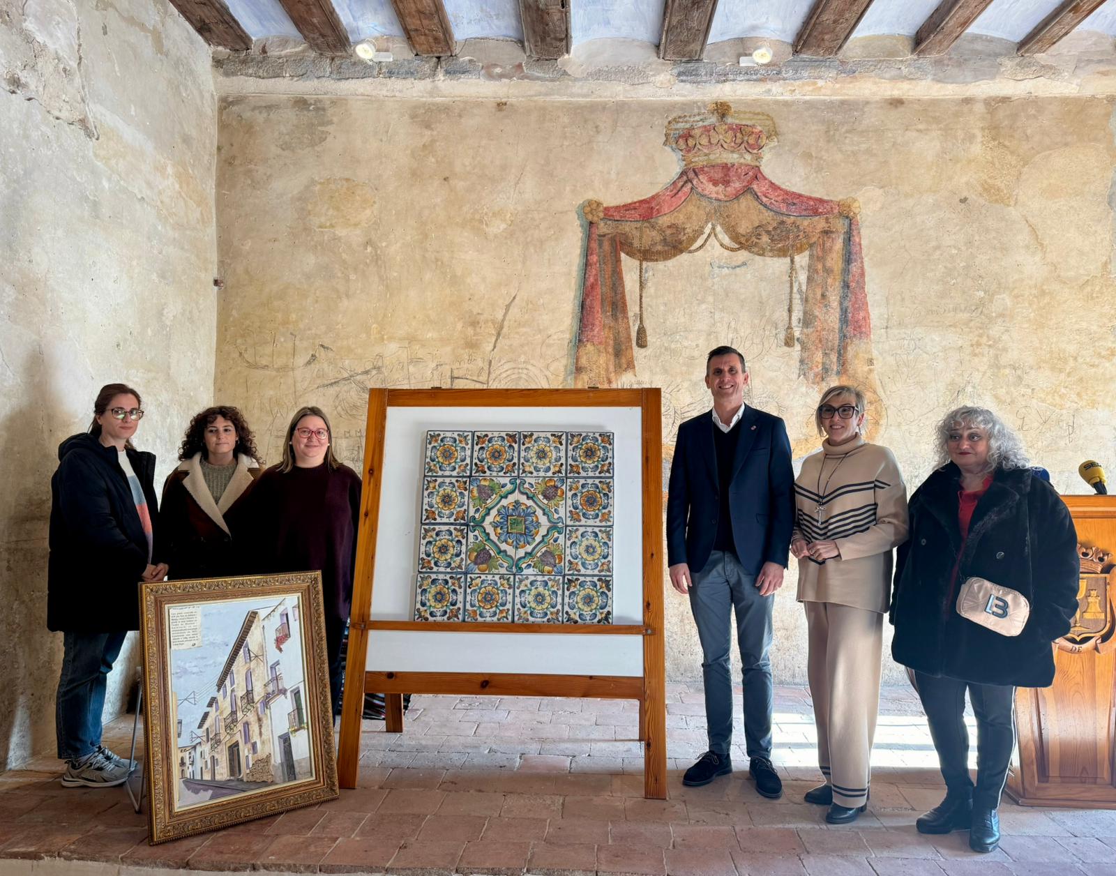 La Diputació de Castelló posa en valor el ric patrimoni històric de Càlig amb la restauració del panell ceràmic del Palau dels Vallterra