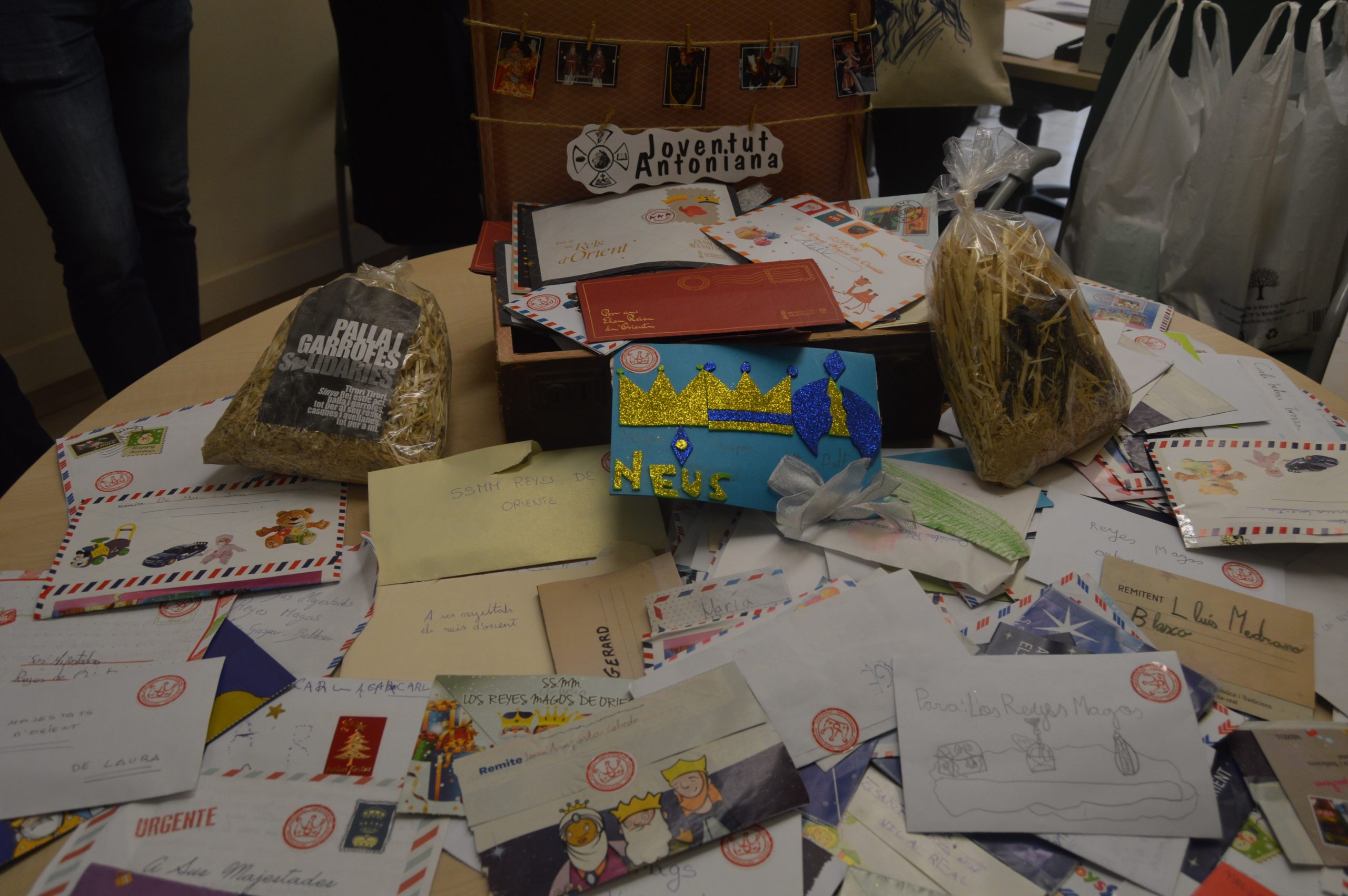 Joventut Antoniana cedeix a l’Arxiu Municipal cartes als Reis d’Orient com a part de la memòria col·lectiva de Vila-real