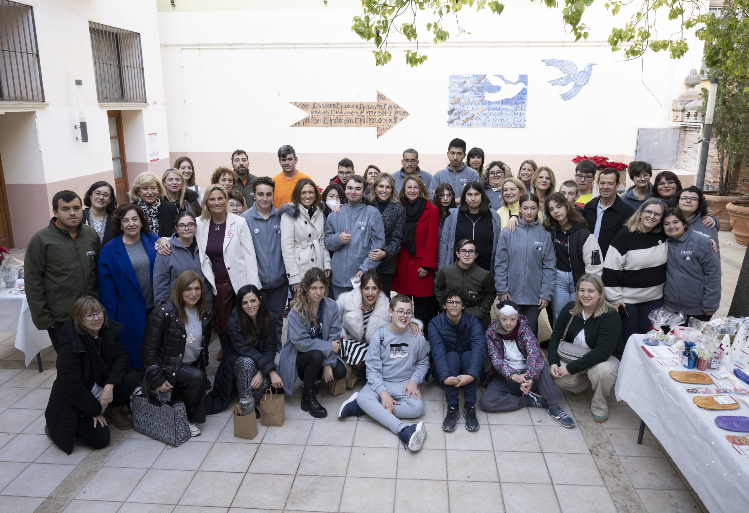 ECO Les Aules s’ompli de solidaritat amb el mercat del CEE Penyeta Roja