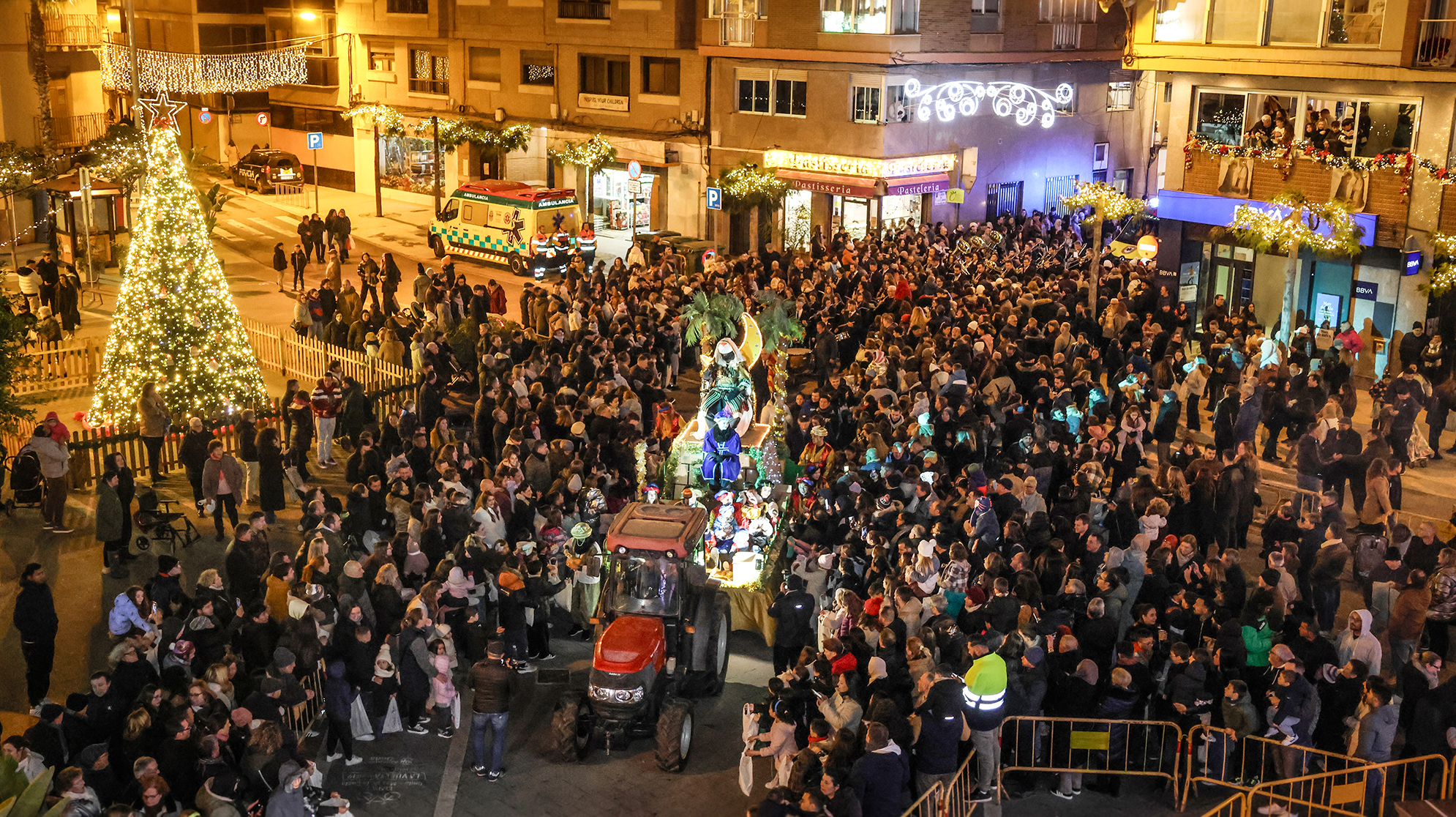 Onda vive una multitudinaria Cabalgata de Reyes tras el éxito del Campamento Real con más de 4.500 visitantes