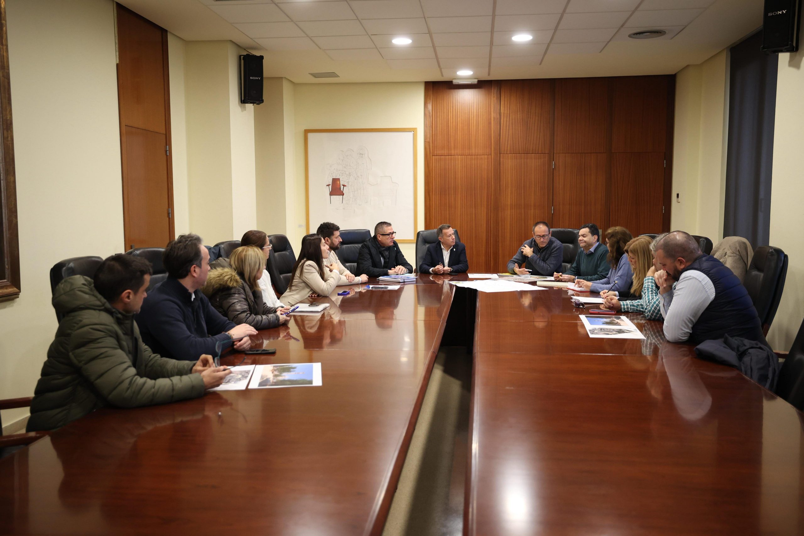 Burriana presenta a l’oposició l’avantprojecte de la remodelació d’El Pla i la Plaça Major